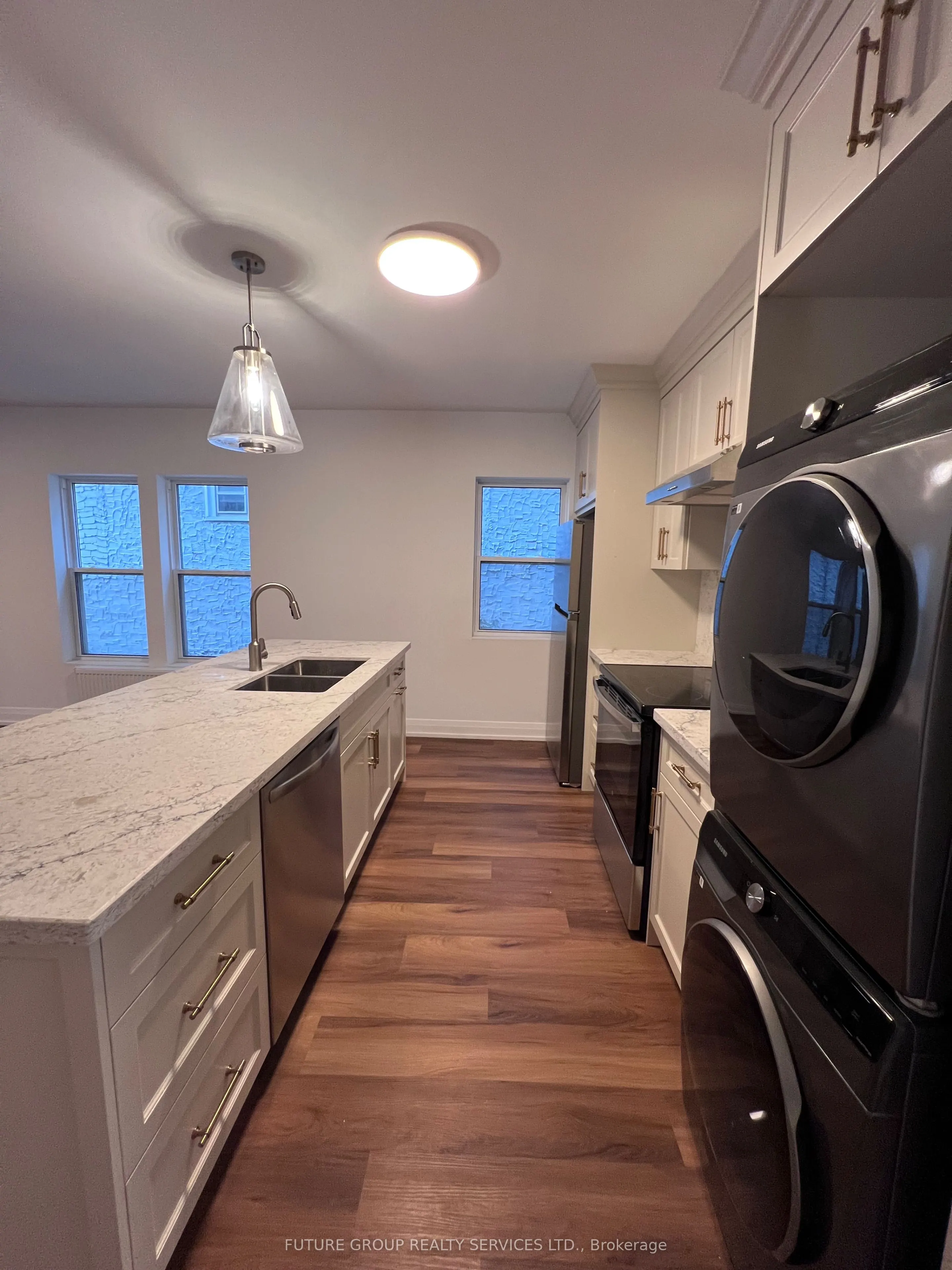 4876 Simcoe Street, #2