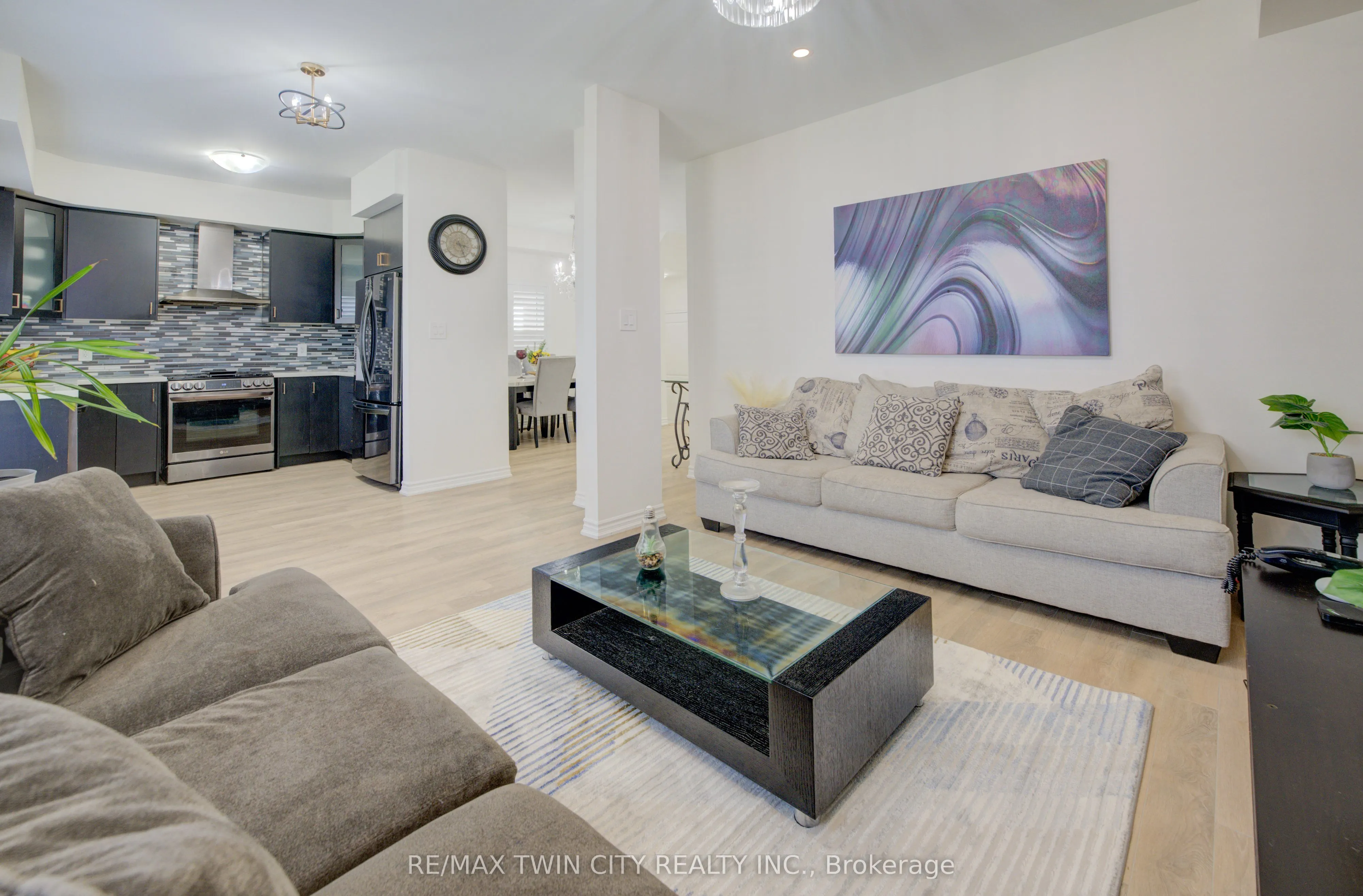 8 Whitton Drive