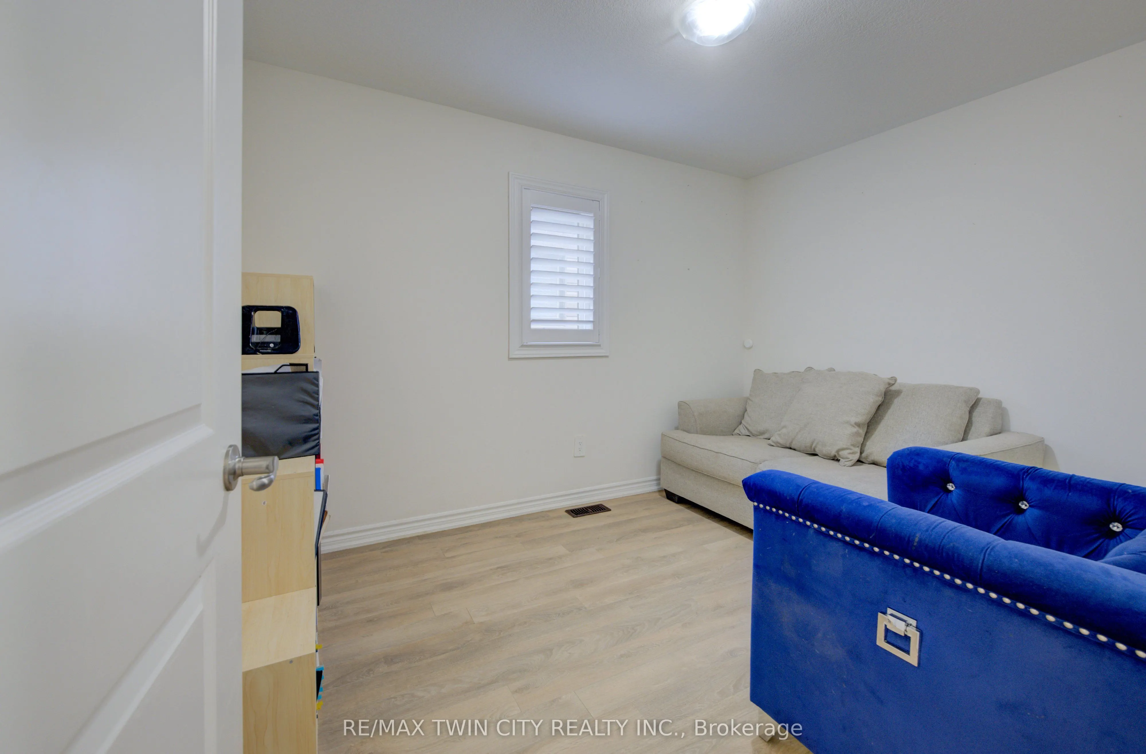 8 Whitton Drive