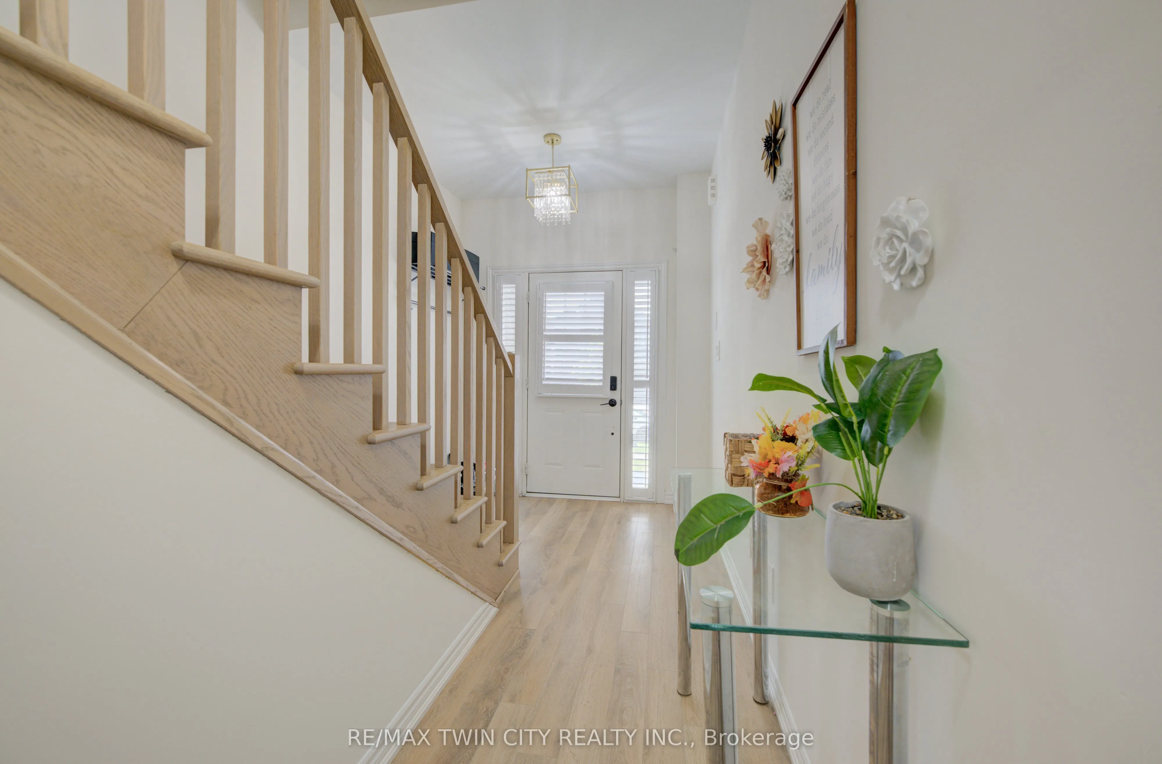 8 Whitton Drive