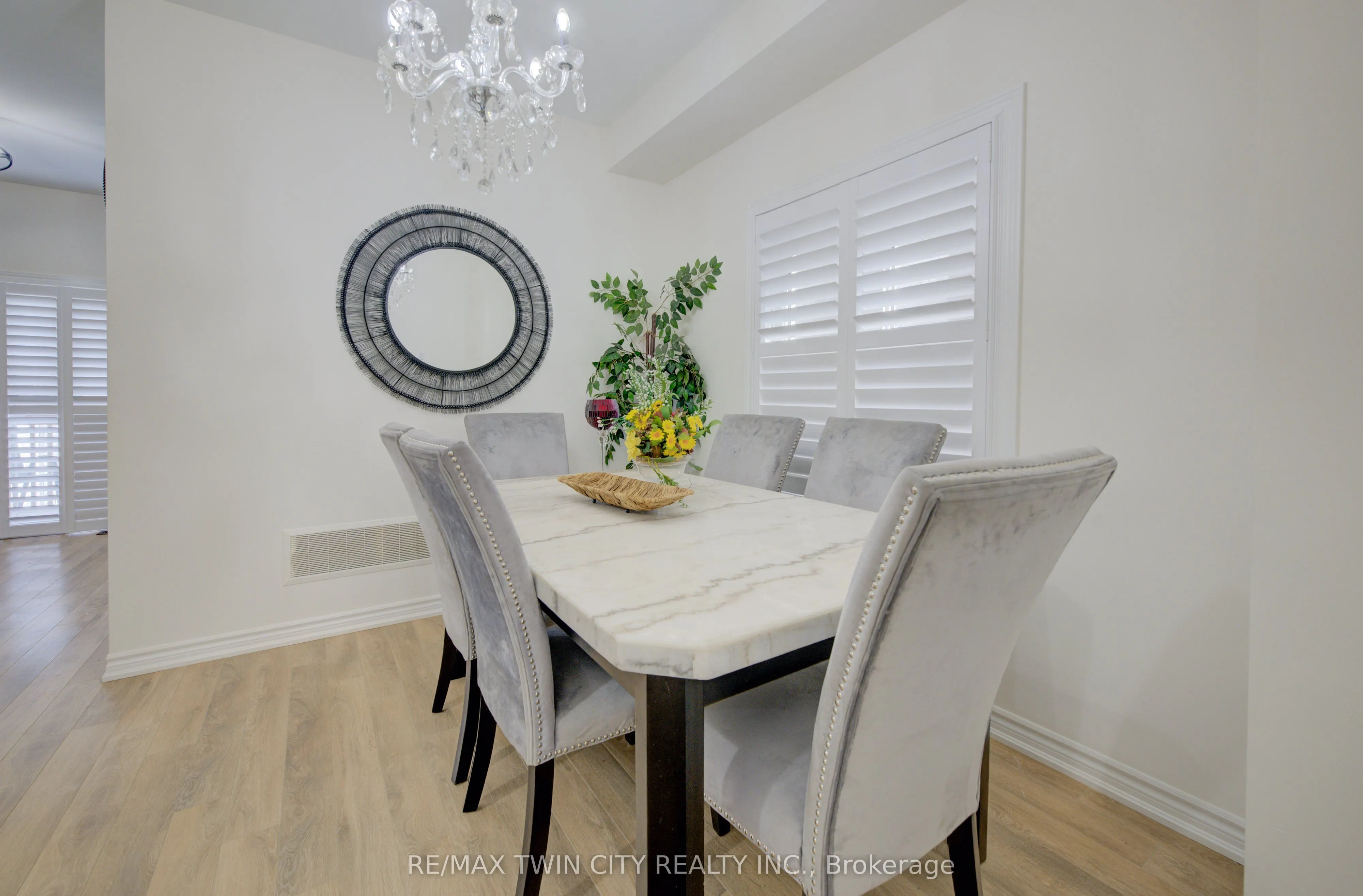 8 Whitton Drive