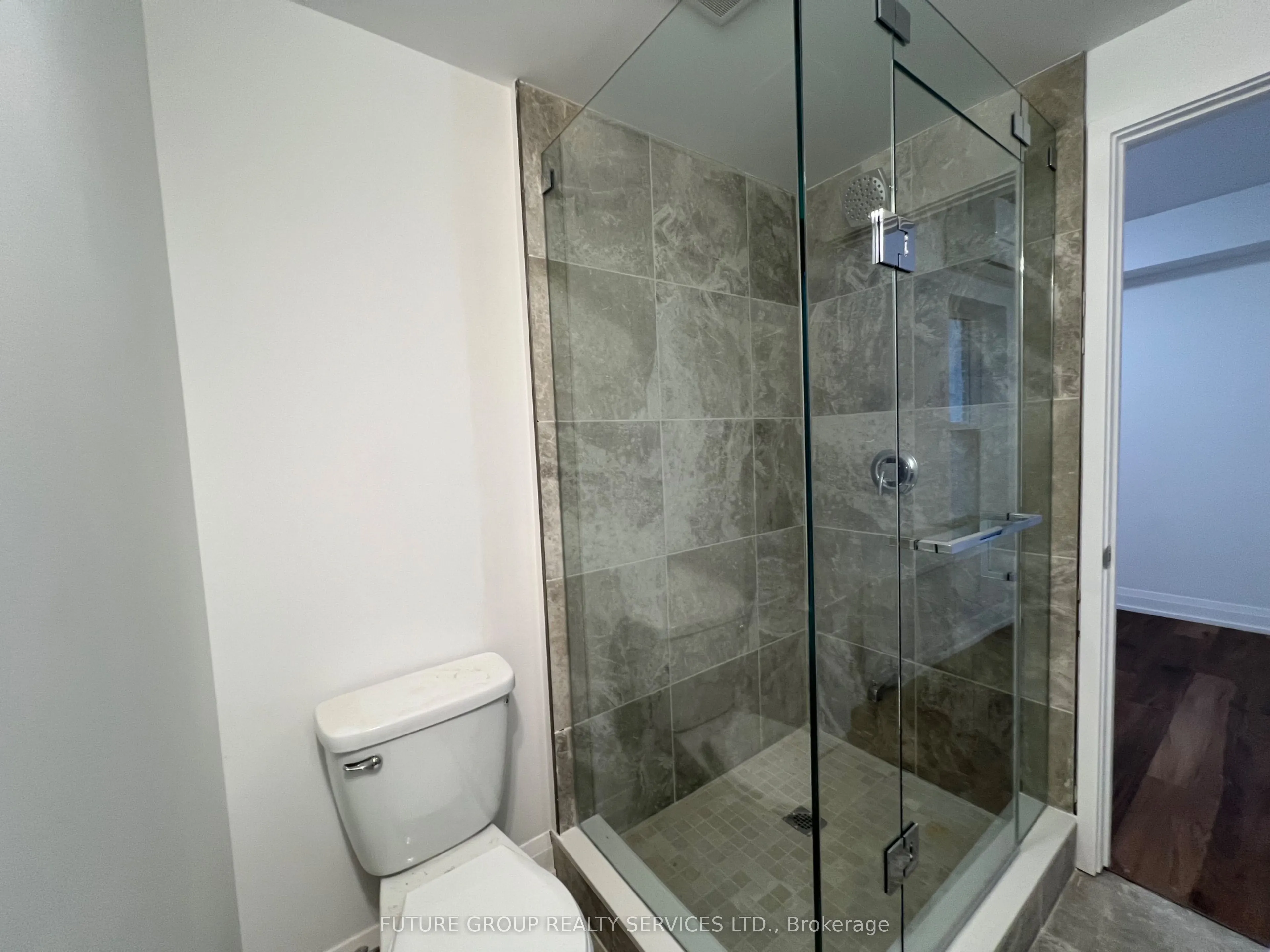 4876 Simcoe Street, #4