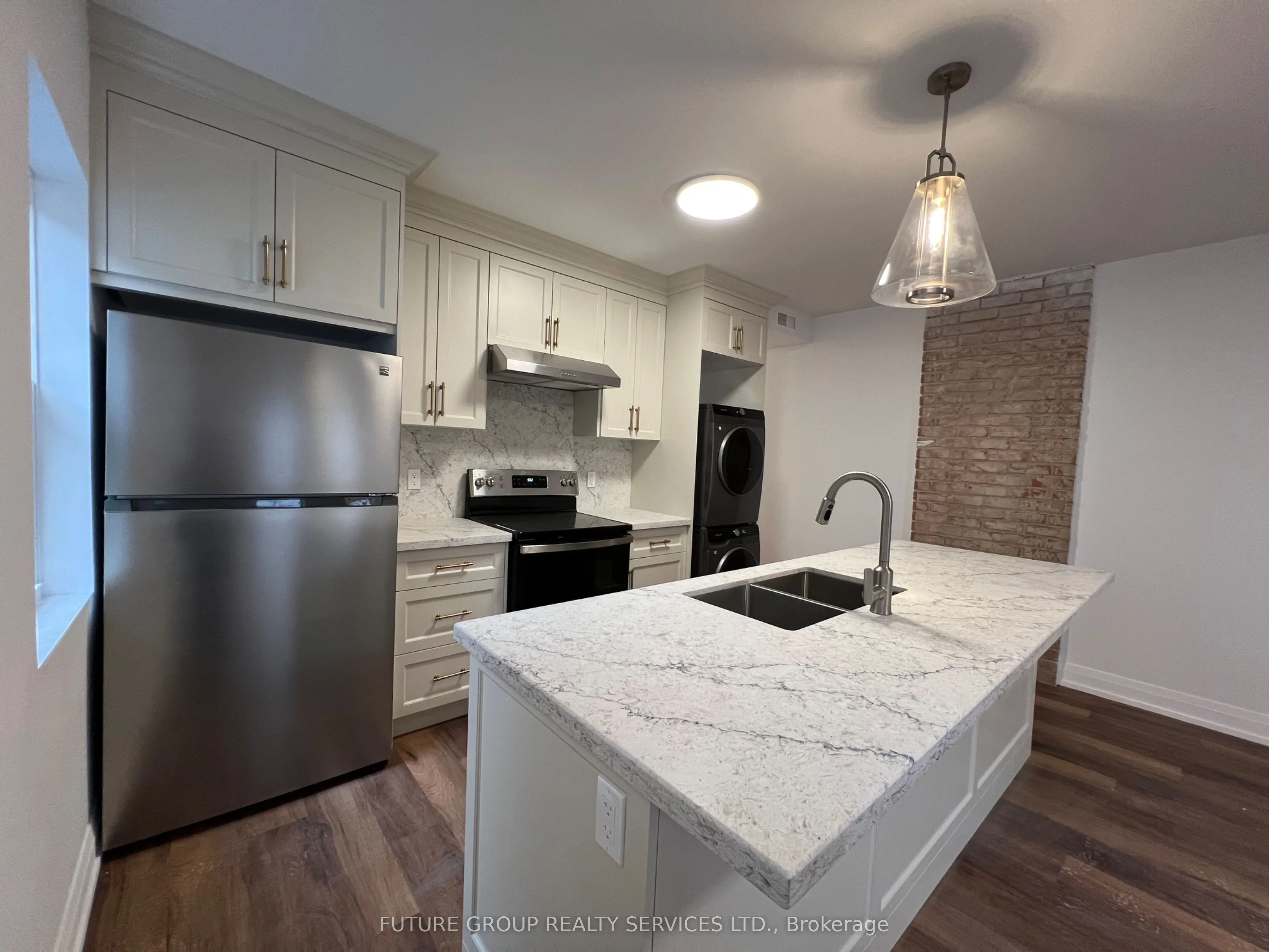 4876 Simcoe Street, #4