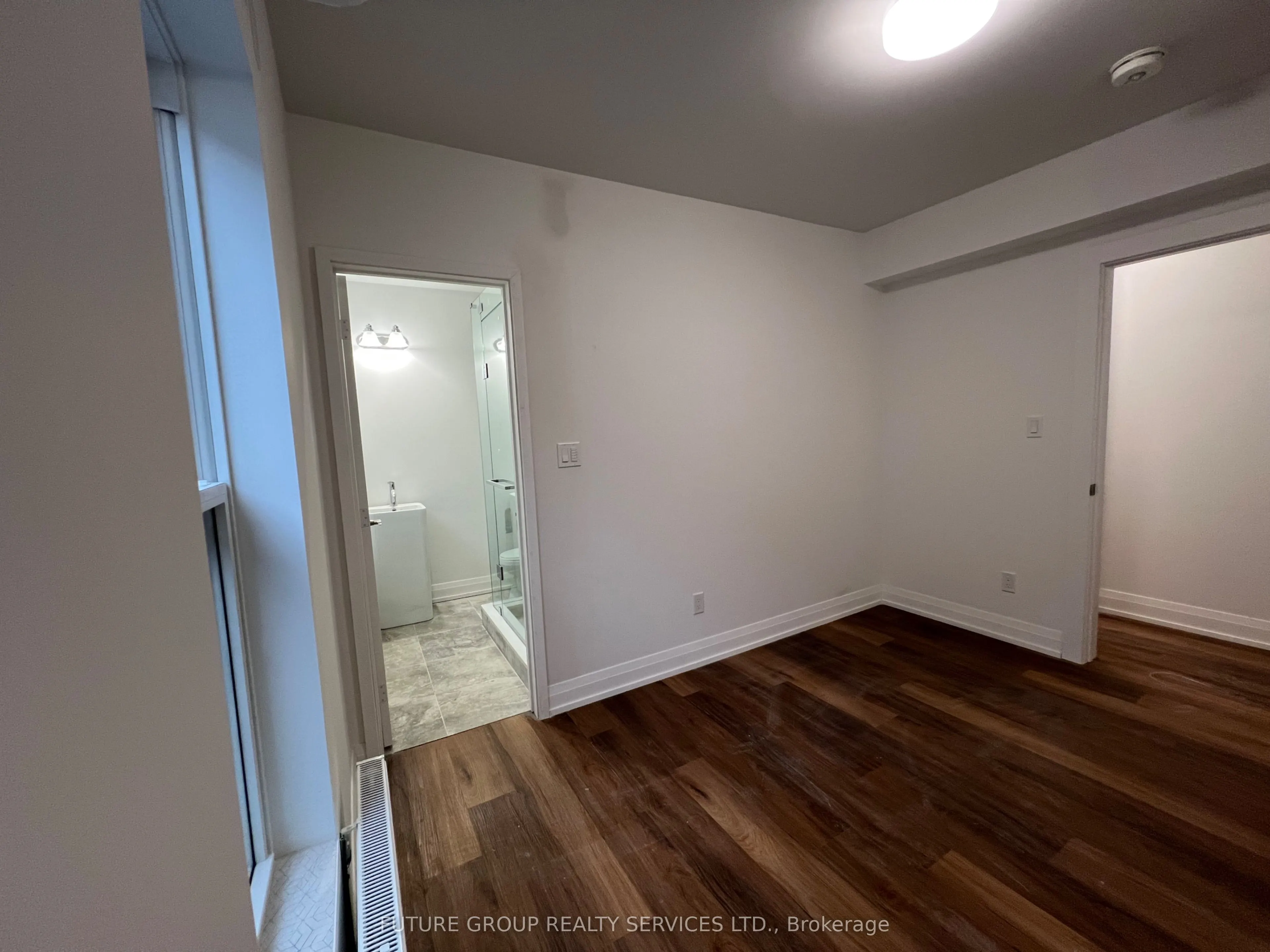 4876 Simcoe Street, #4
