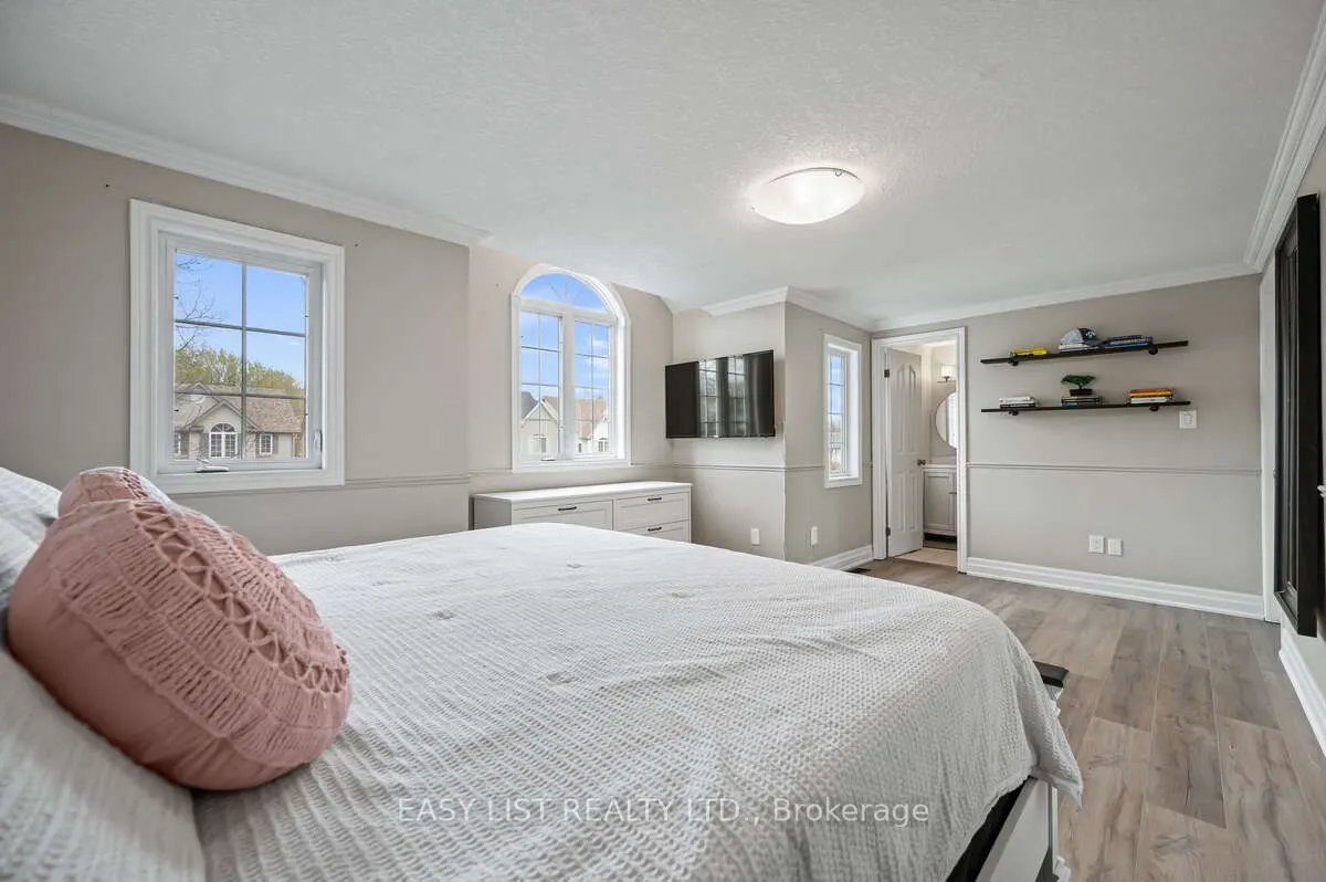 128 Marcy Crescent