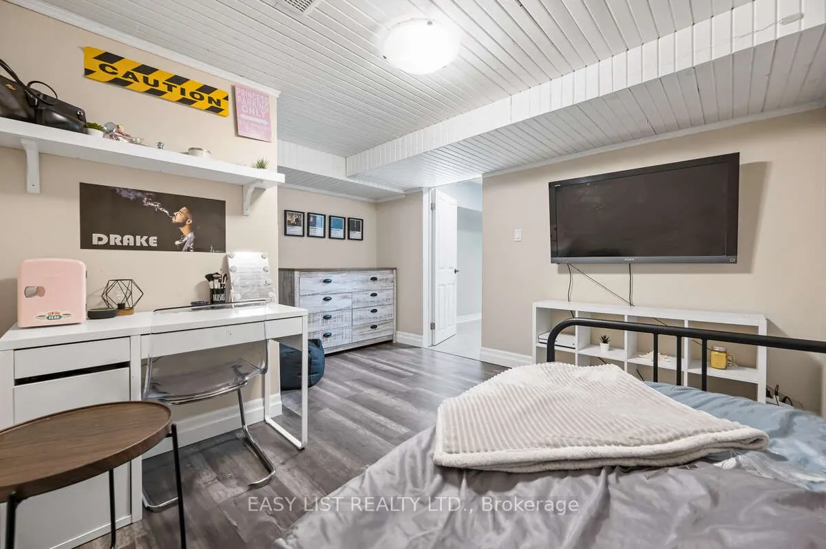 128 Marcy Crescent