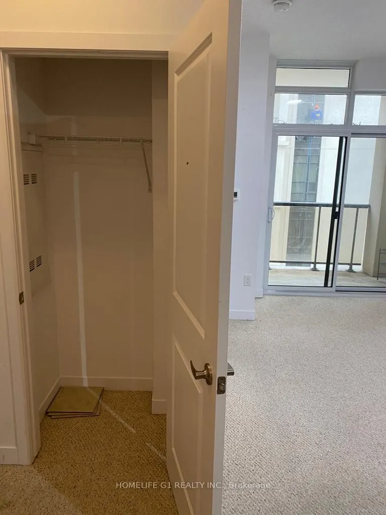 85 Robinson Street, #508