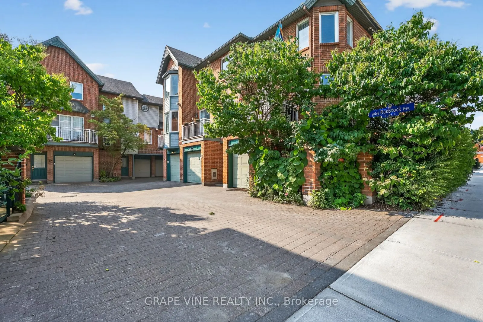 4 Radstock Private
