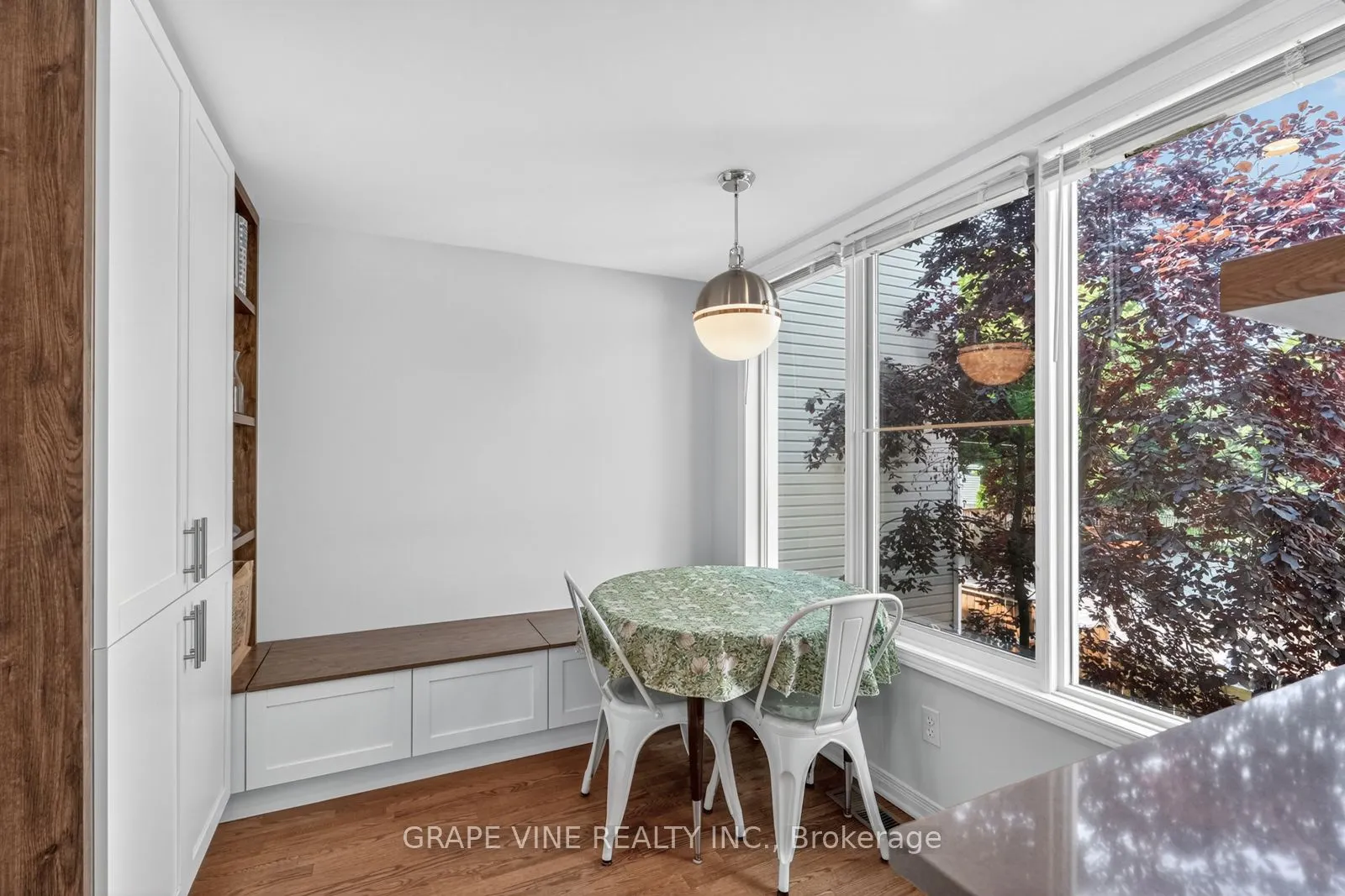 4 Radstock Private