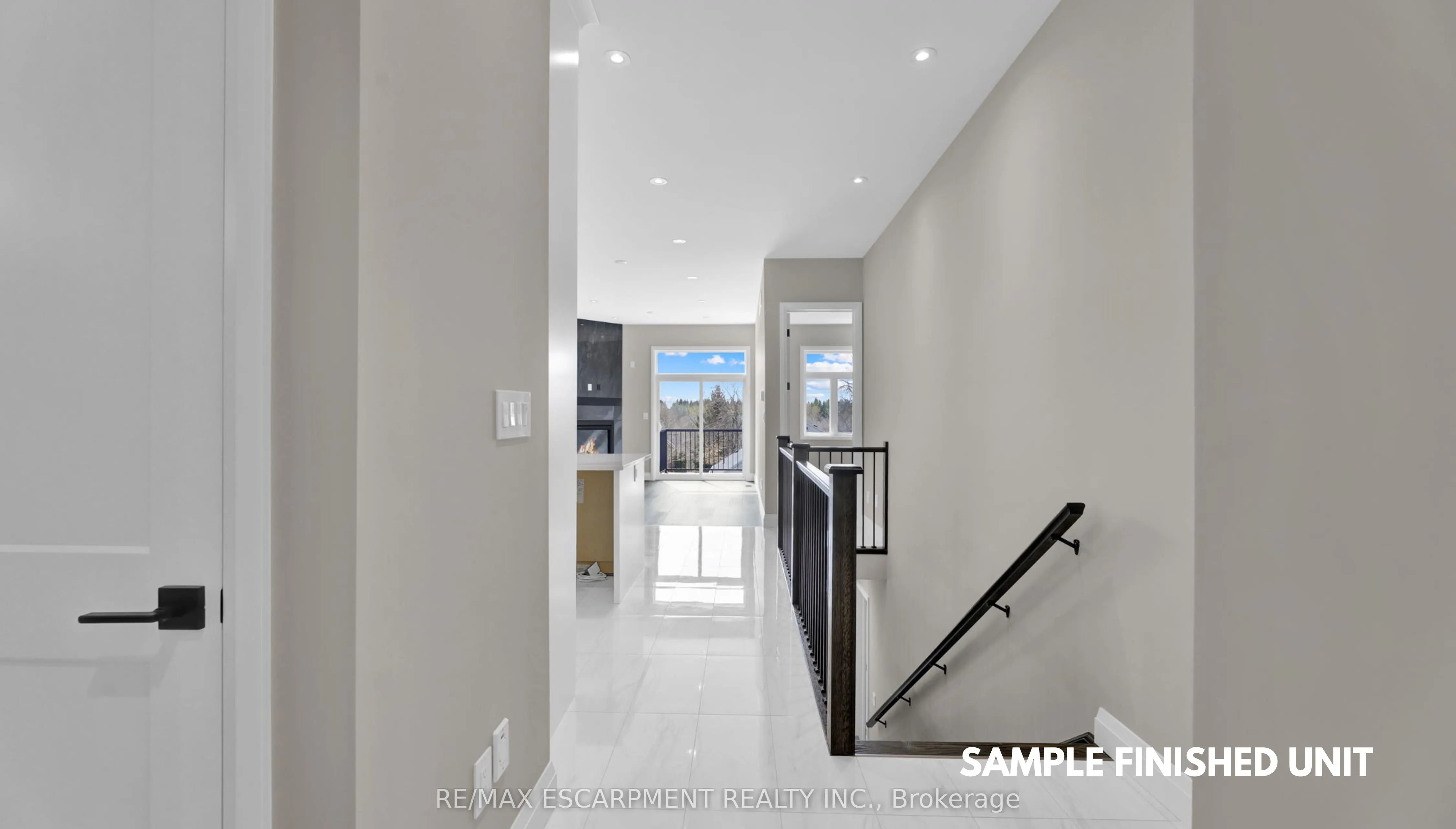 924 Garden Court Crescent