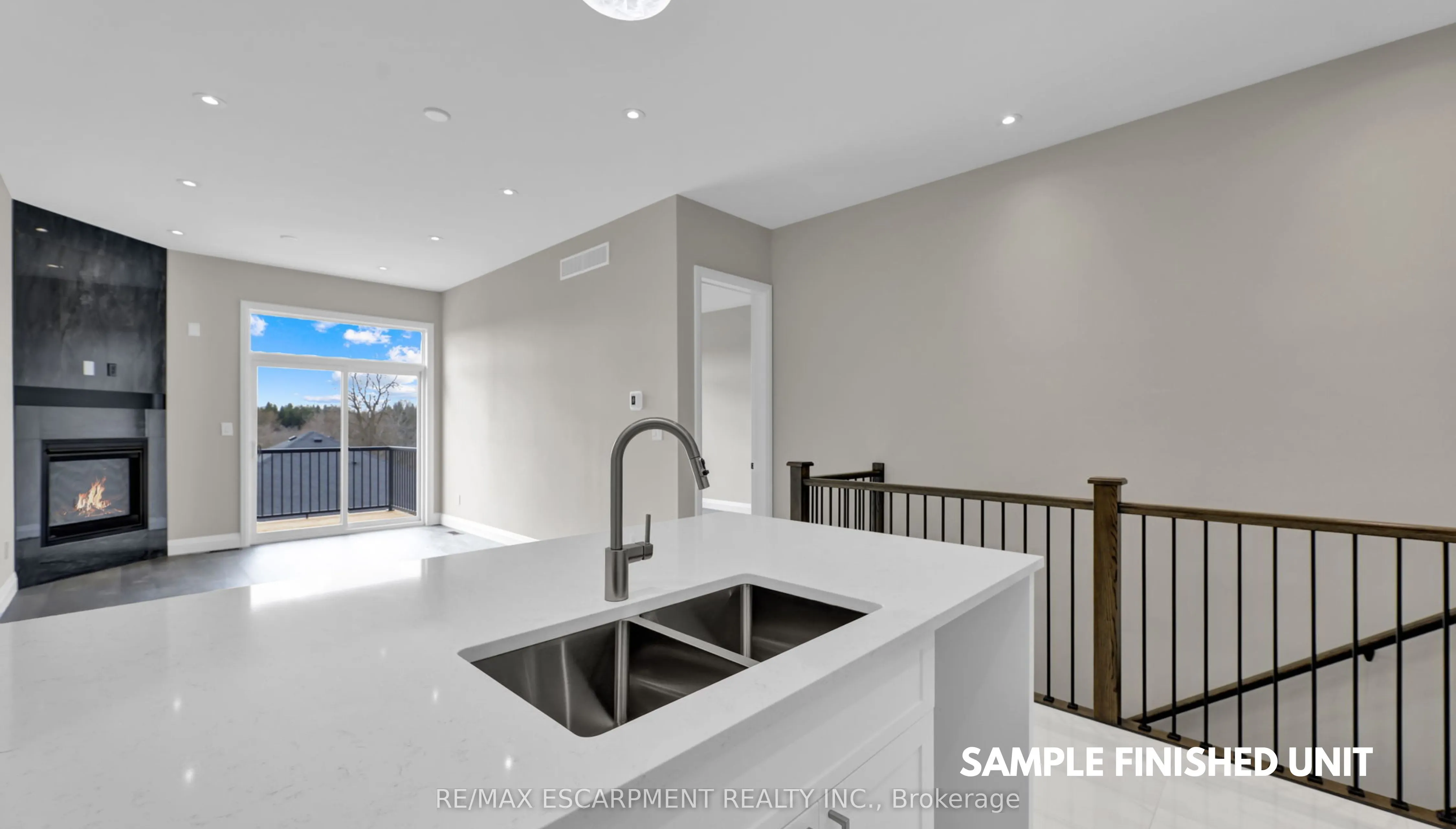 924 Garden Court Crescent