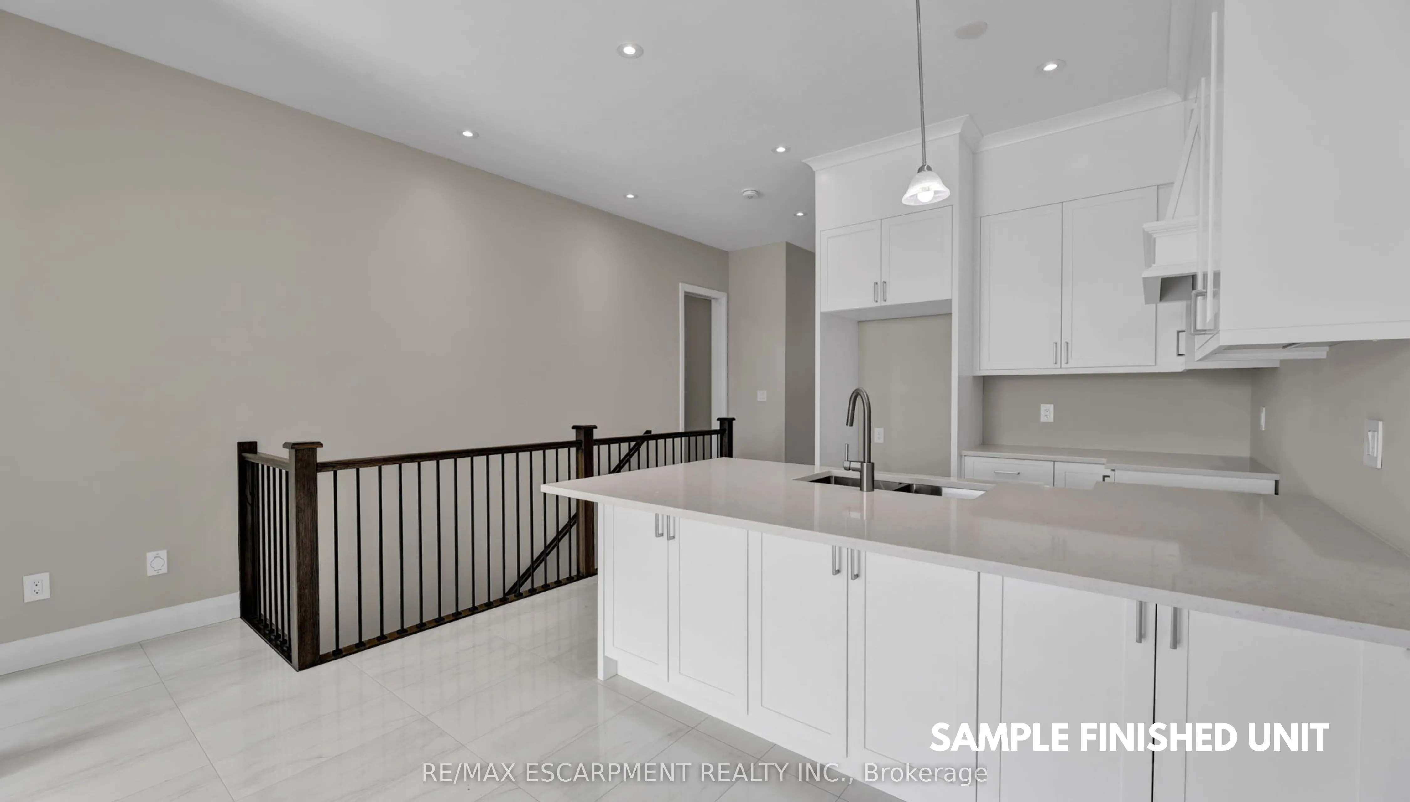 924 Garden Court Crescent