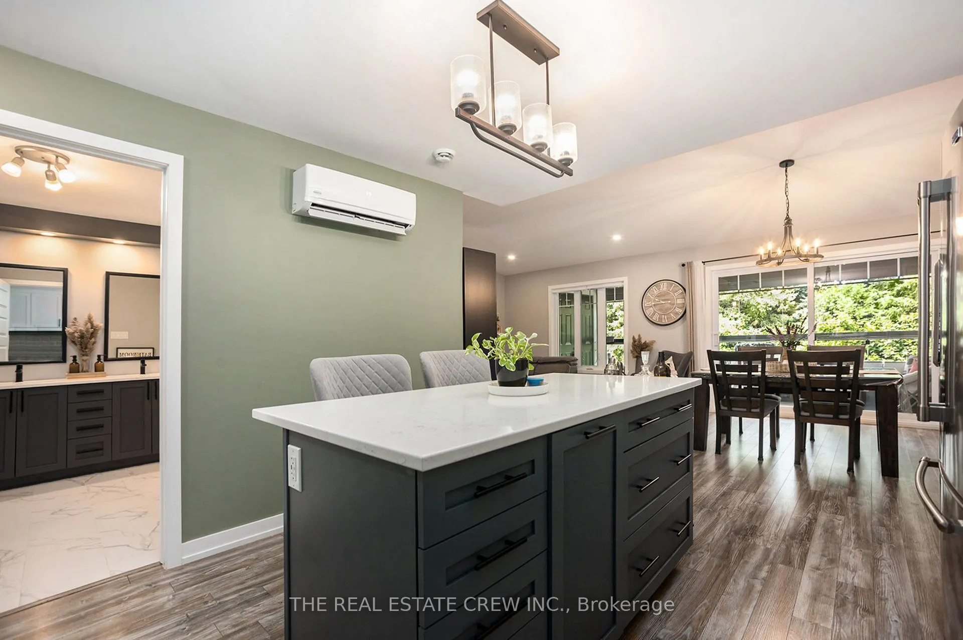 83 St Moritz Trail N, #203