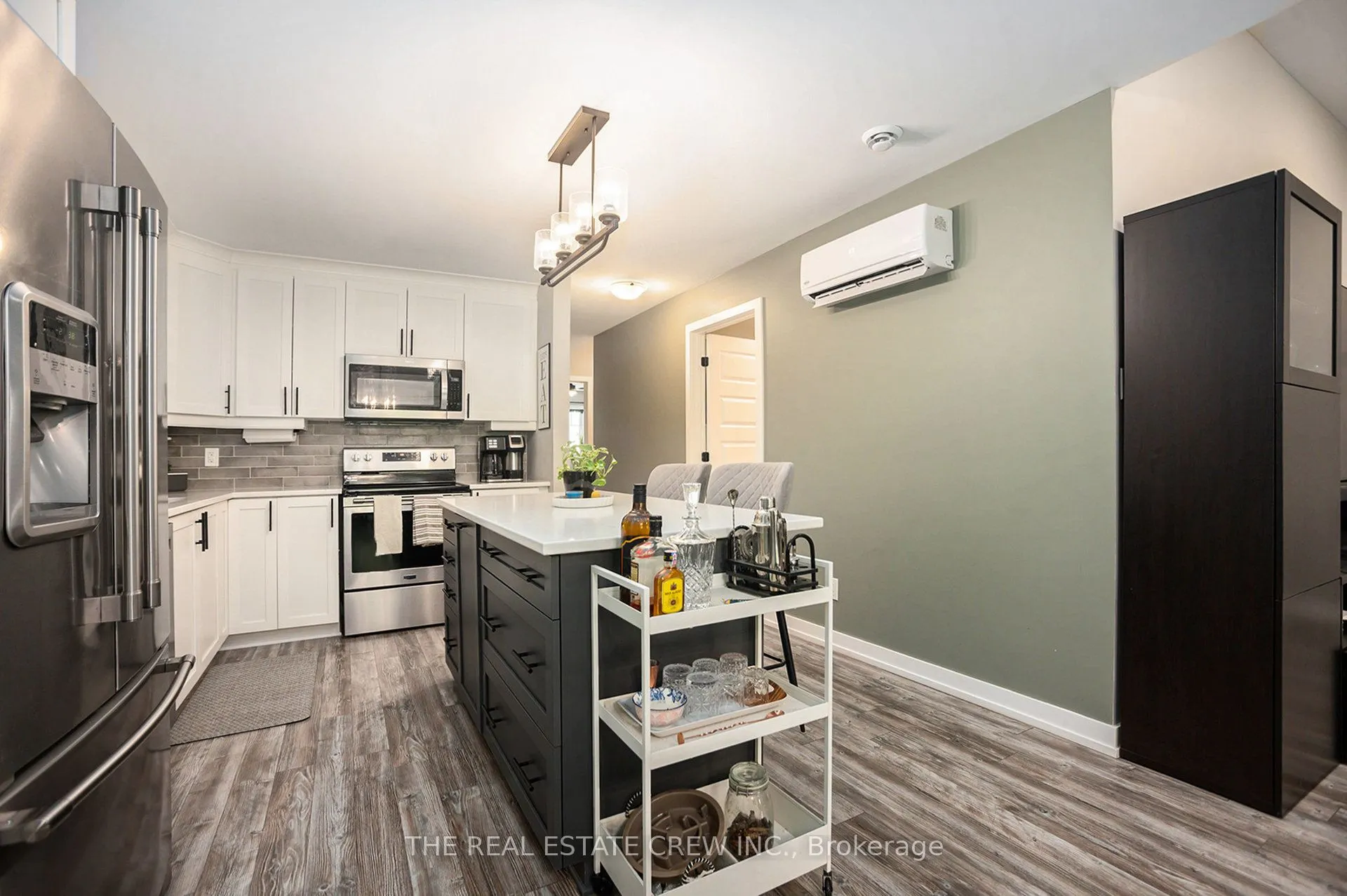 83 St Moritz Trail N, #203