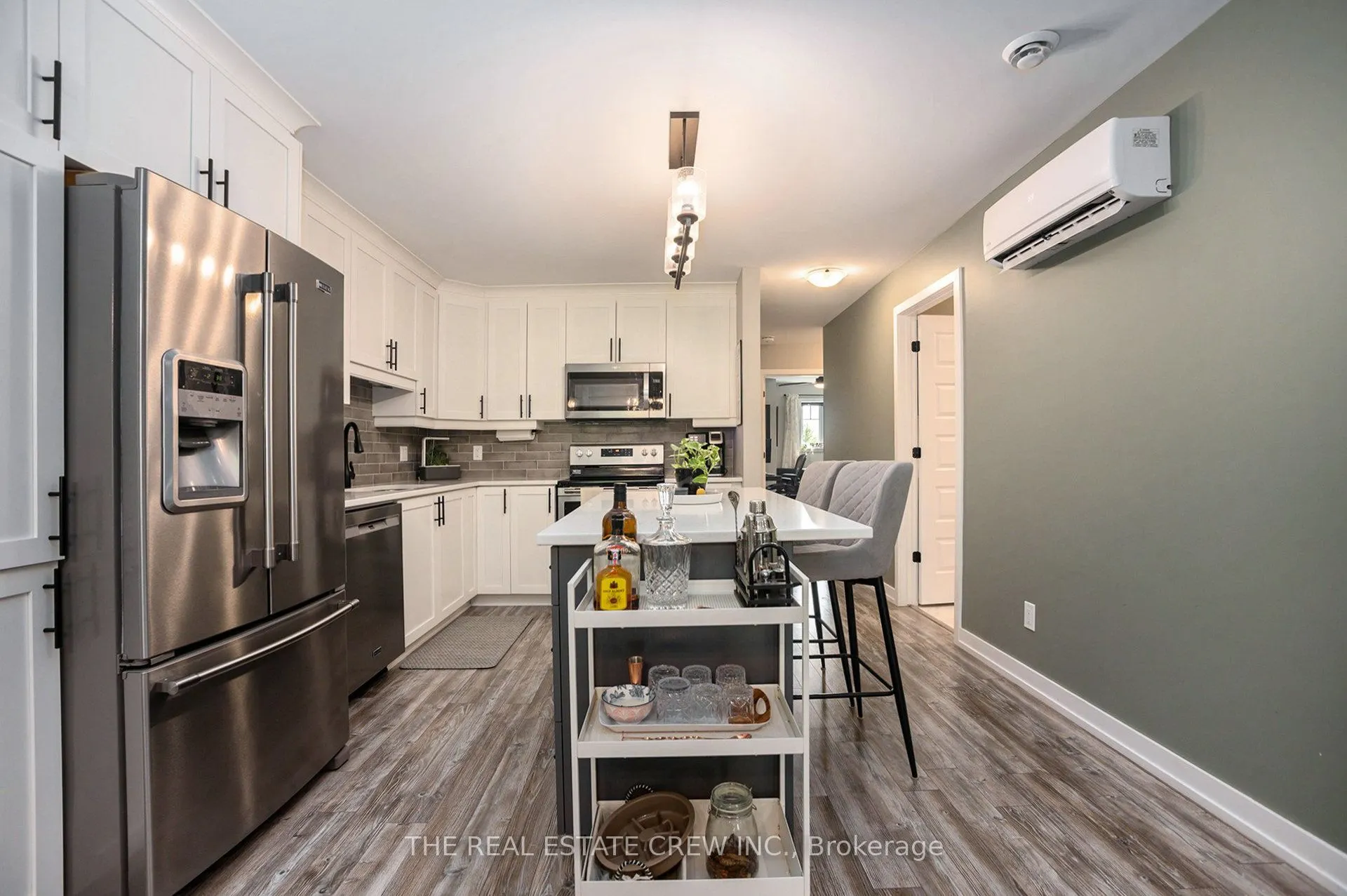 83 St Moritz Trail N, #203