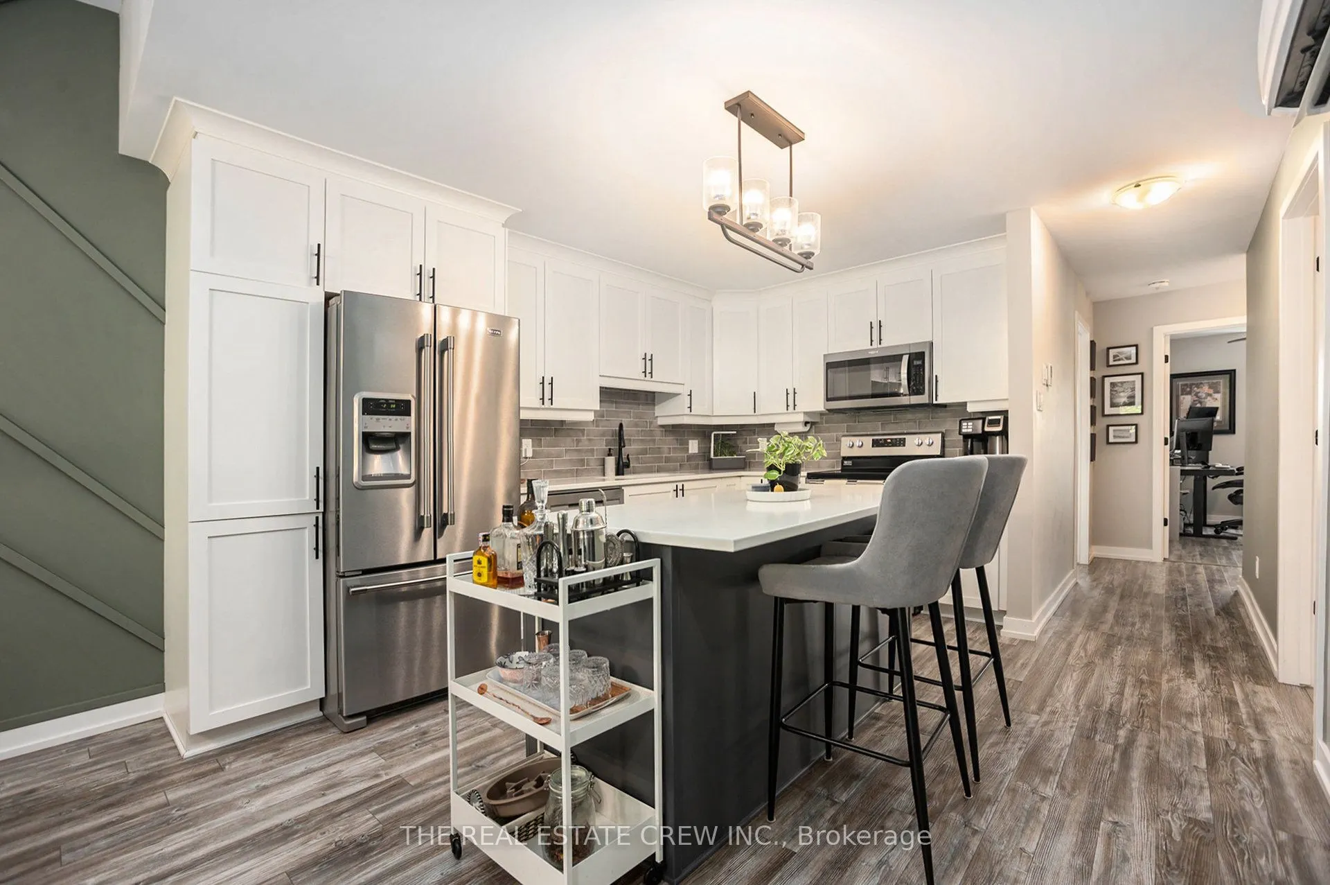 83 St Moritz Trail N, #203