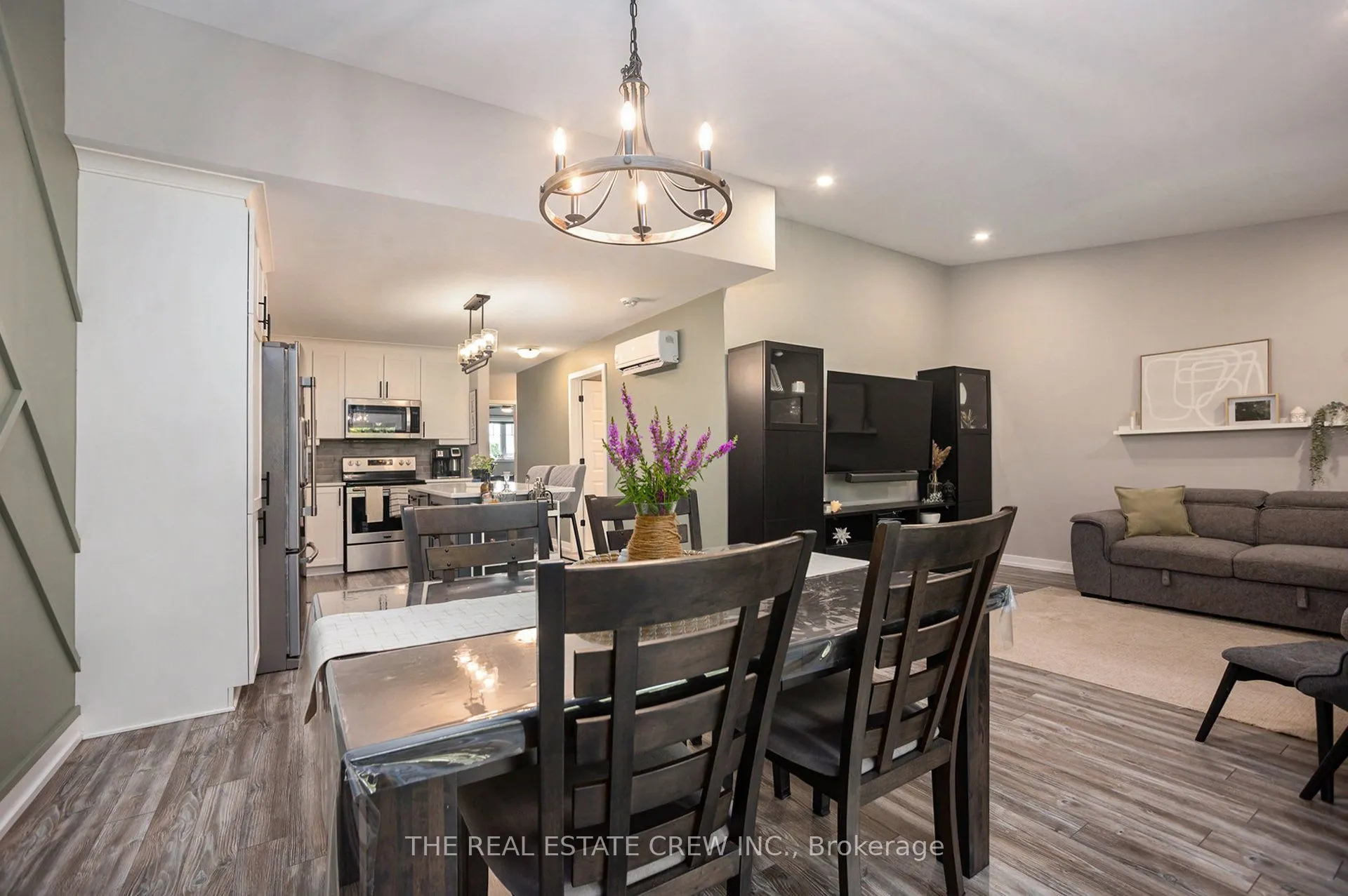 83 St Moritz Trail N, #203
