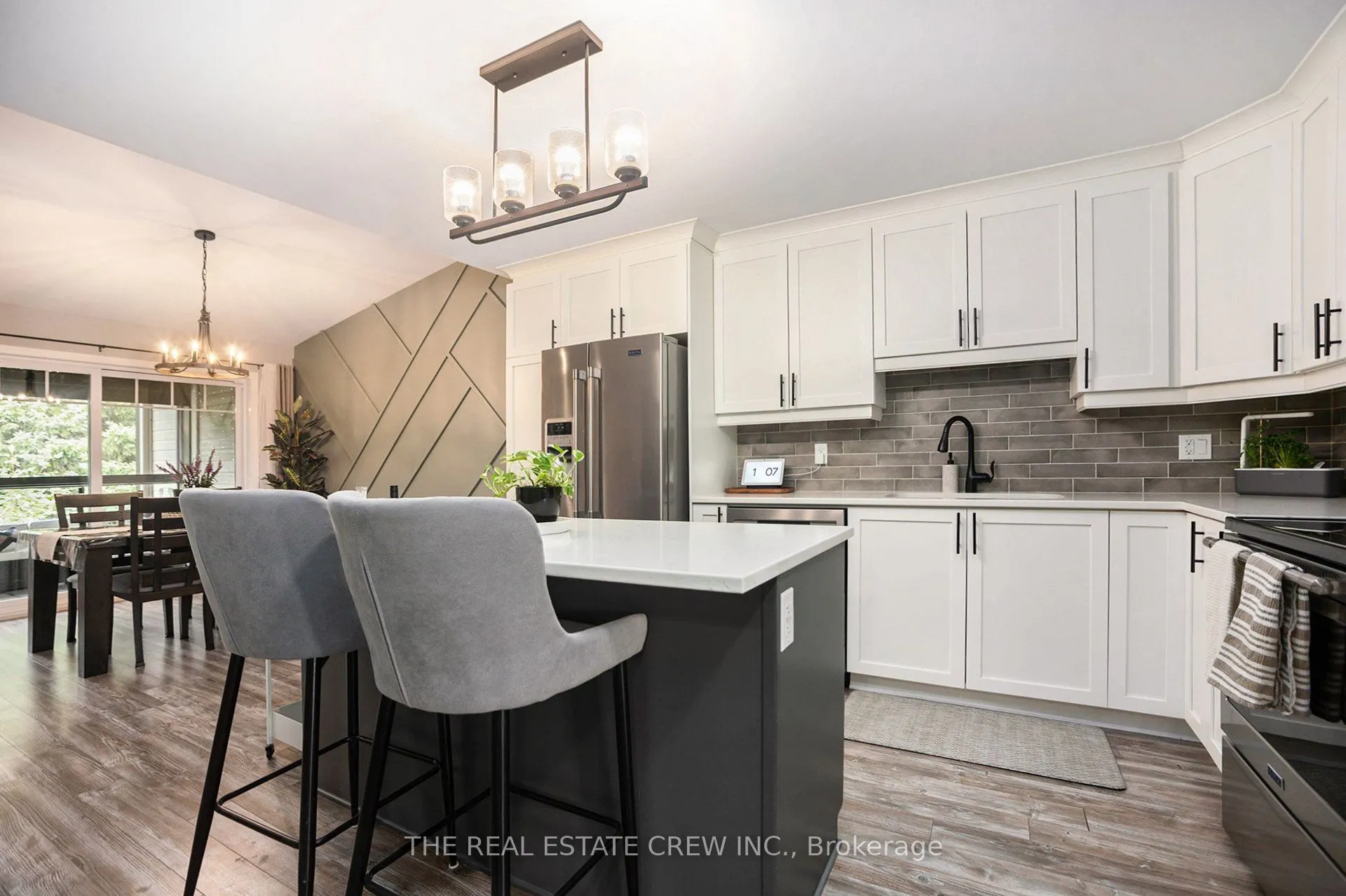 83 St Moritz Trail N, #203