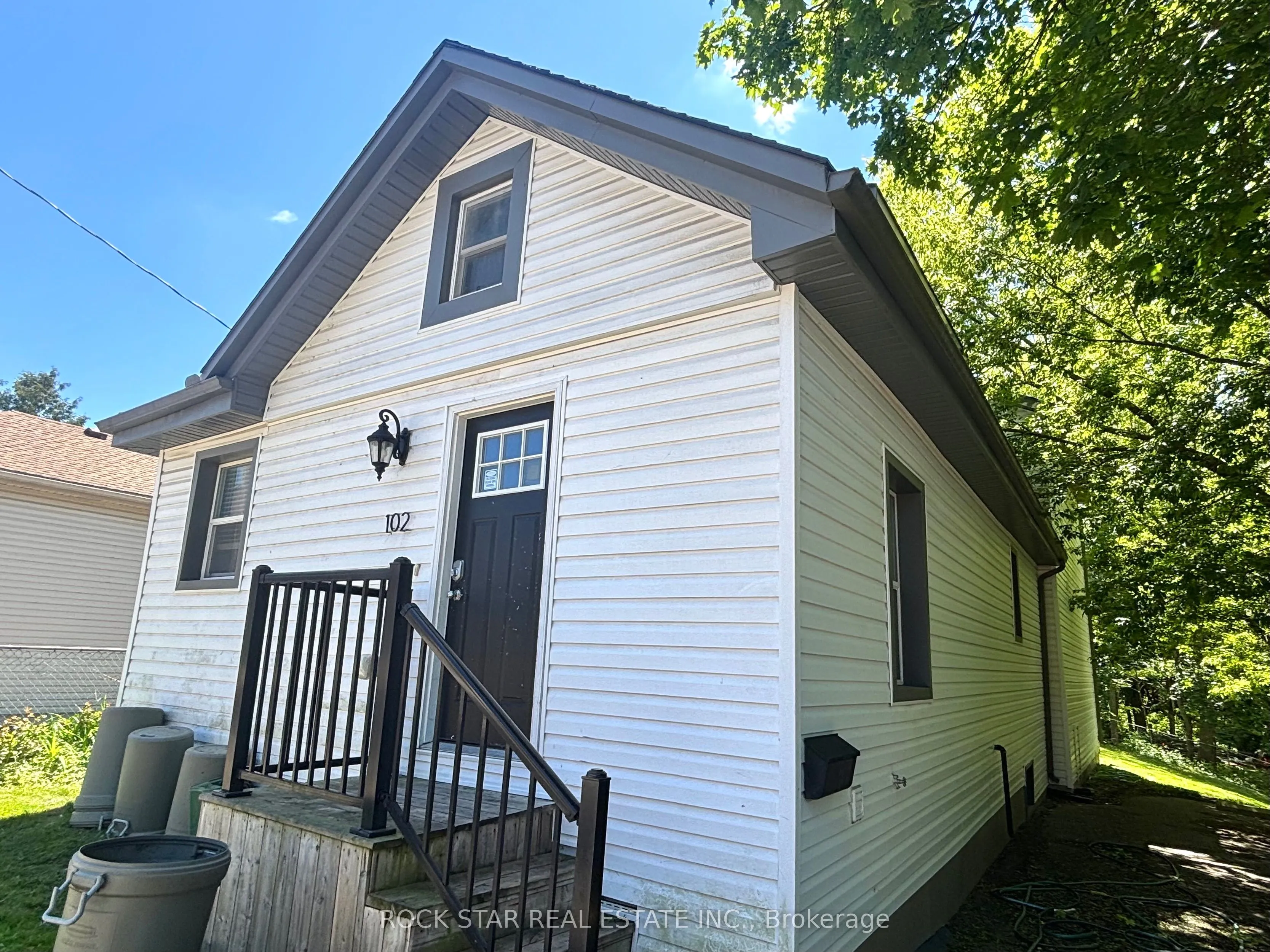 102 EMPRESS Avenue