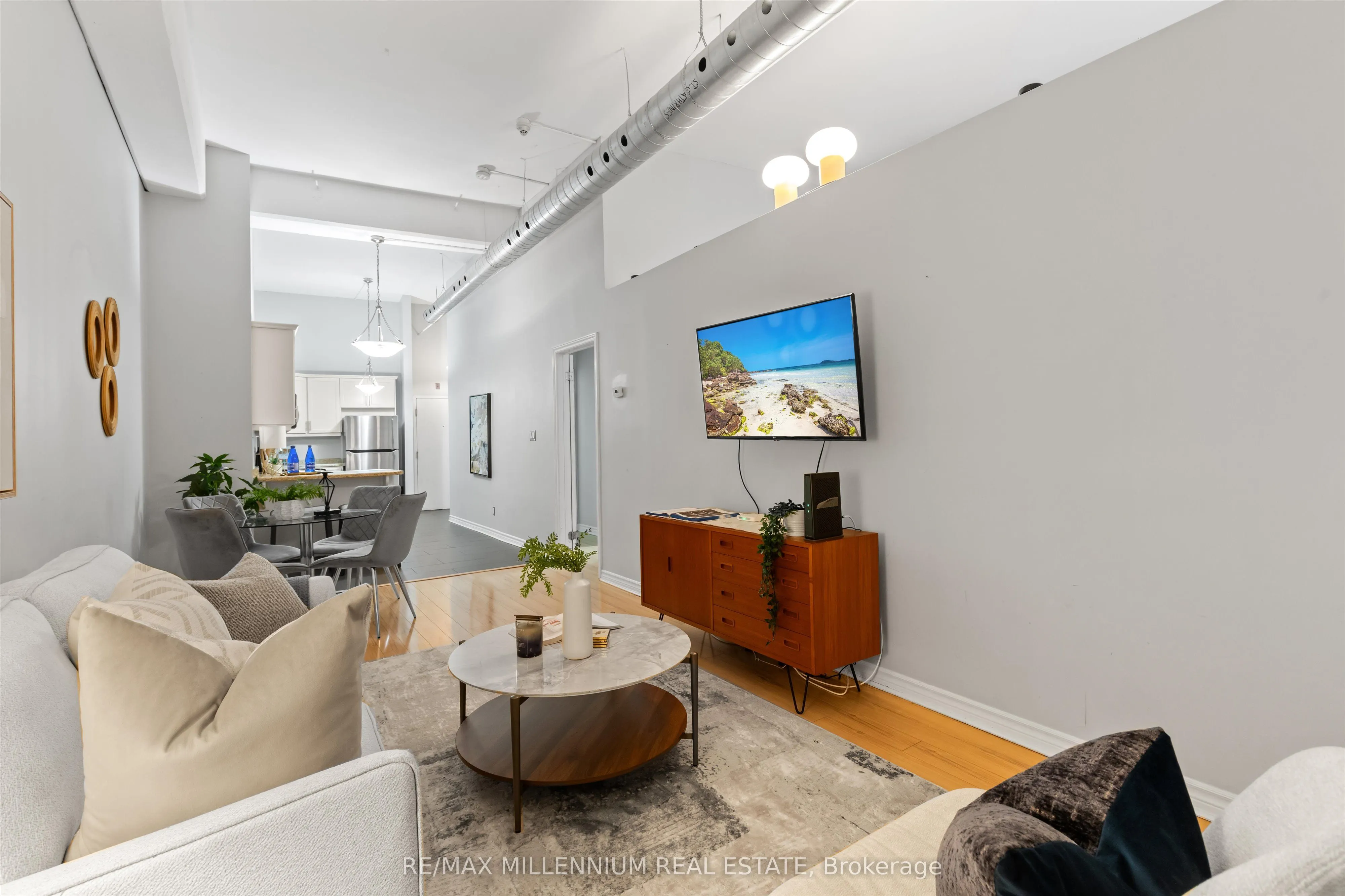 80 King William Street, #212