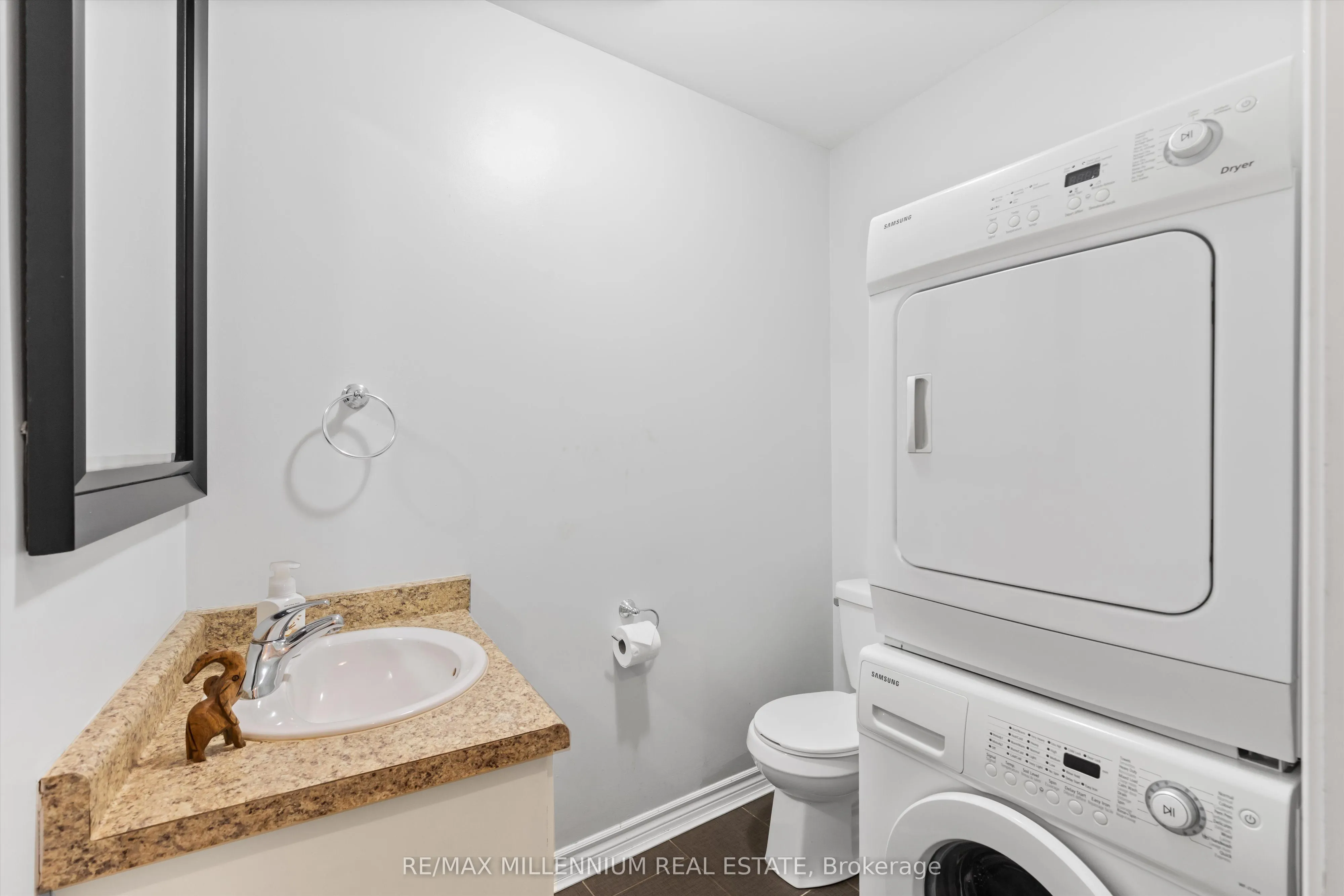 80 King William Street, #212
