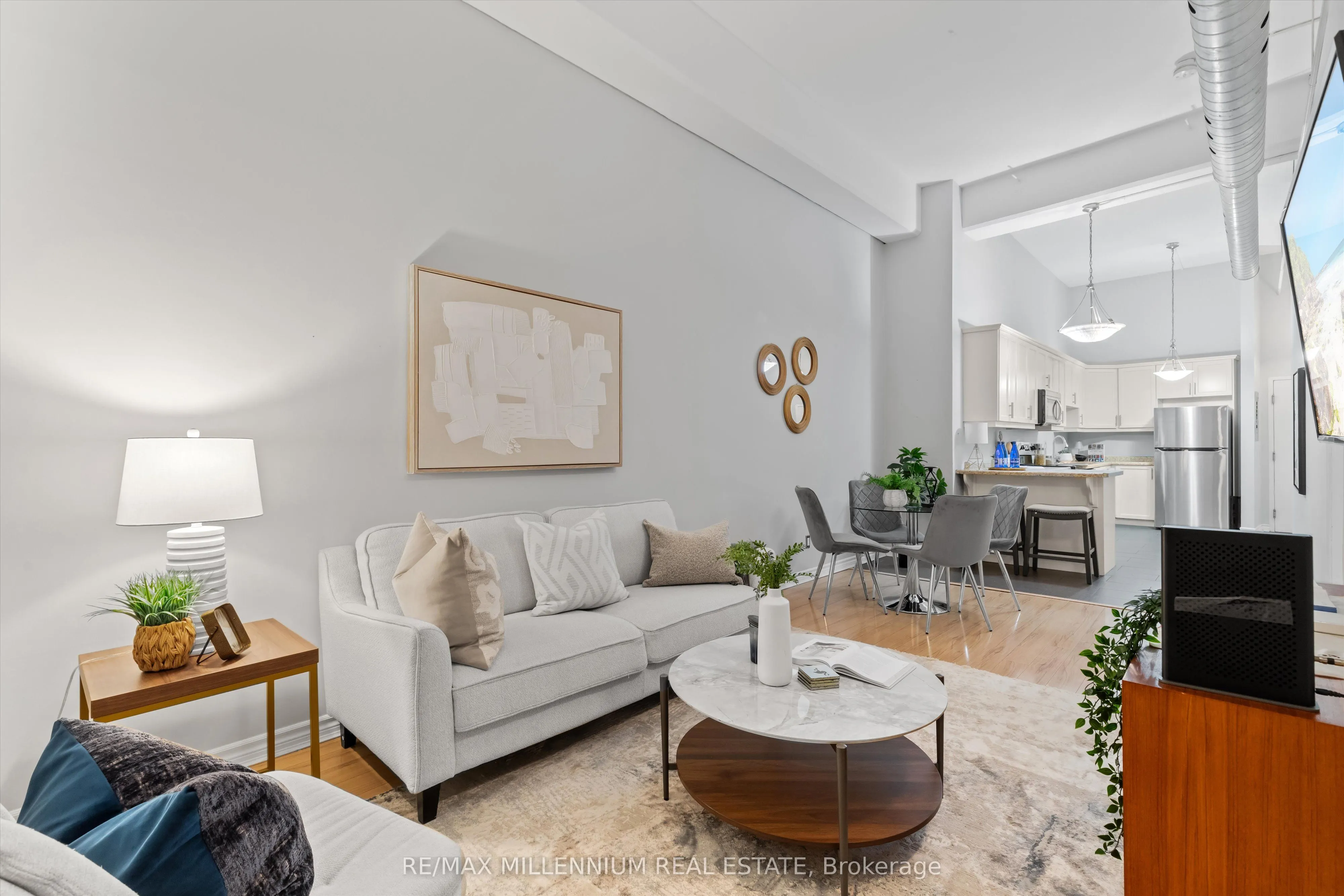 80 King William Street, #212