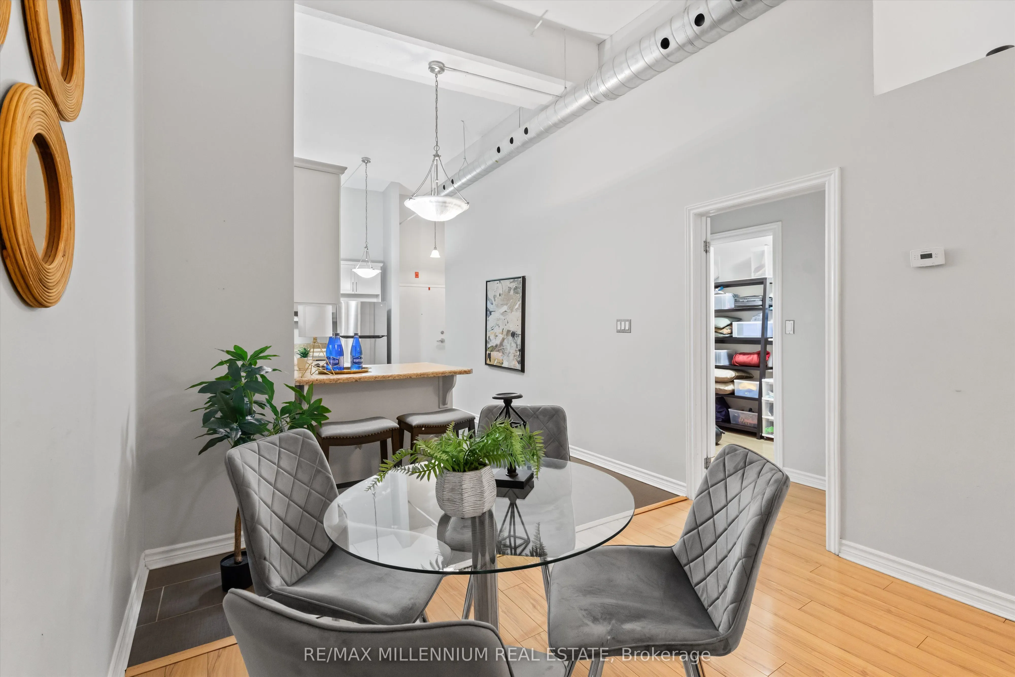 80 King William Street, #212