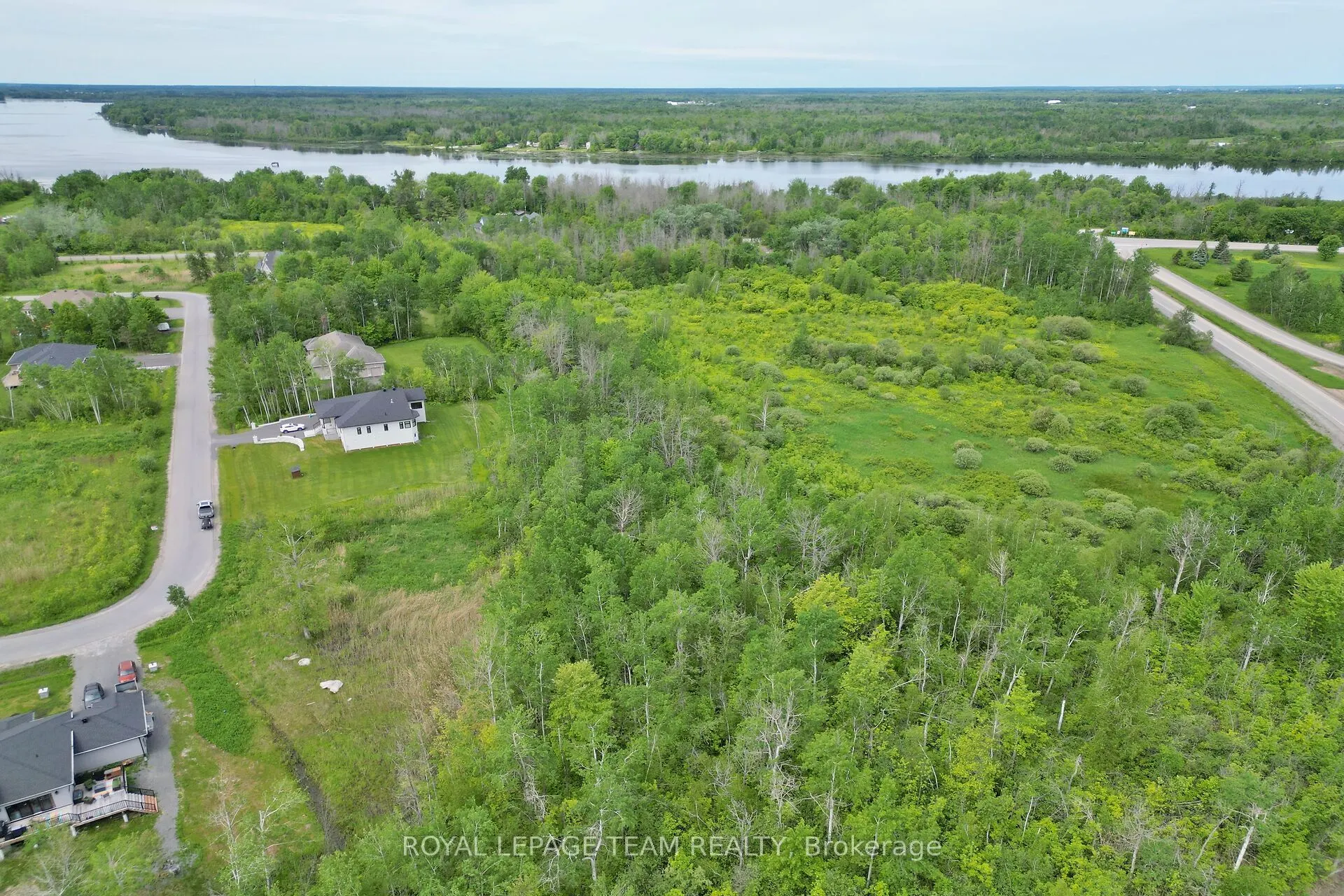 17 RIDEAU CROSSING Crescent