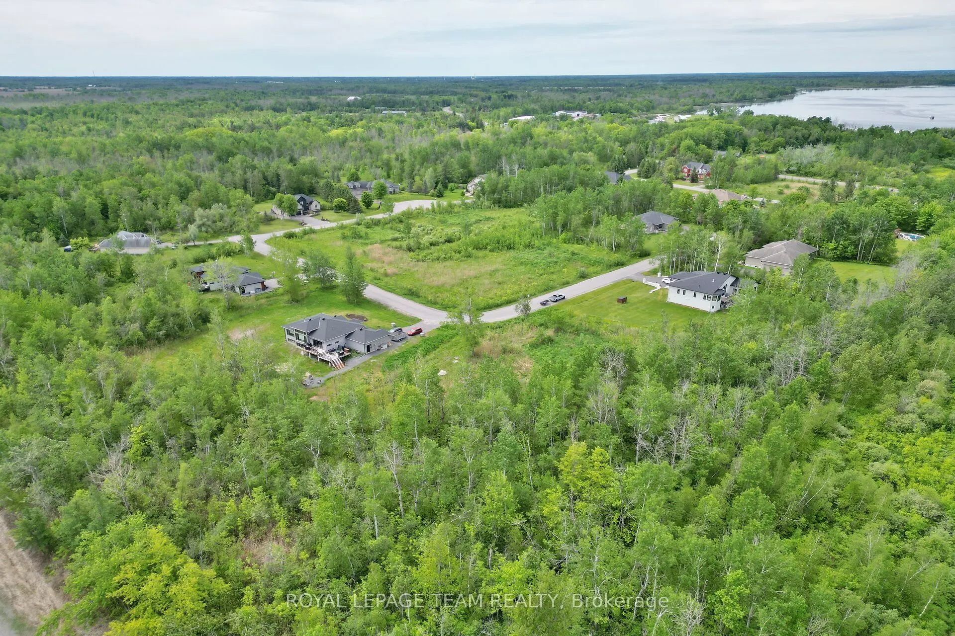 17 RIDEAU CROSSING Crescent