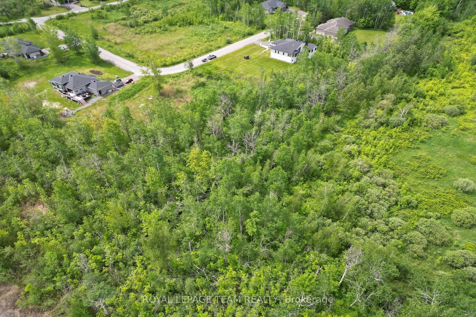 17 RIDEAU CROSSING Crescent