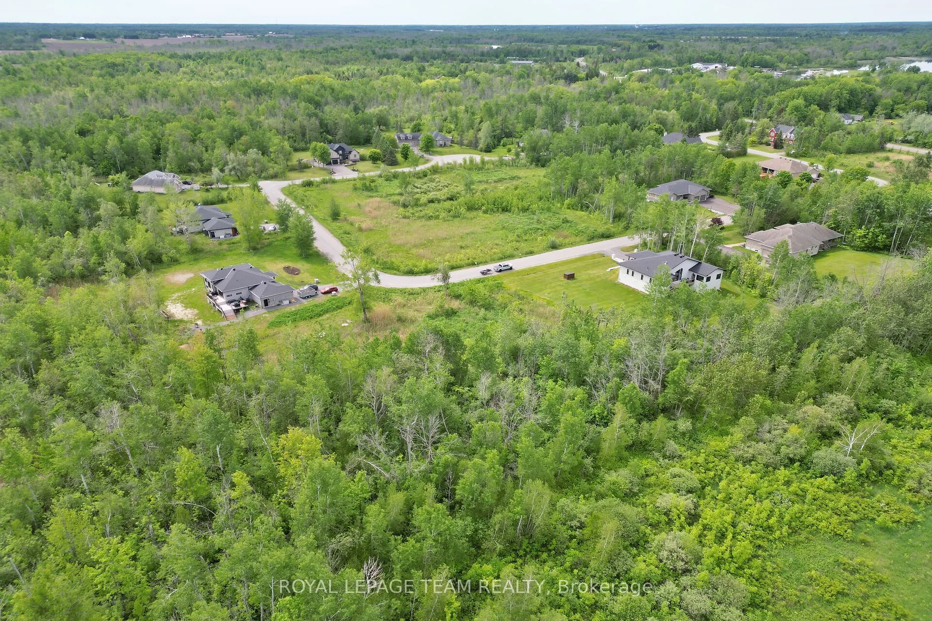 17 RIDEAU CROSSING Crescent