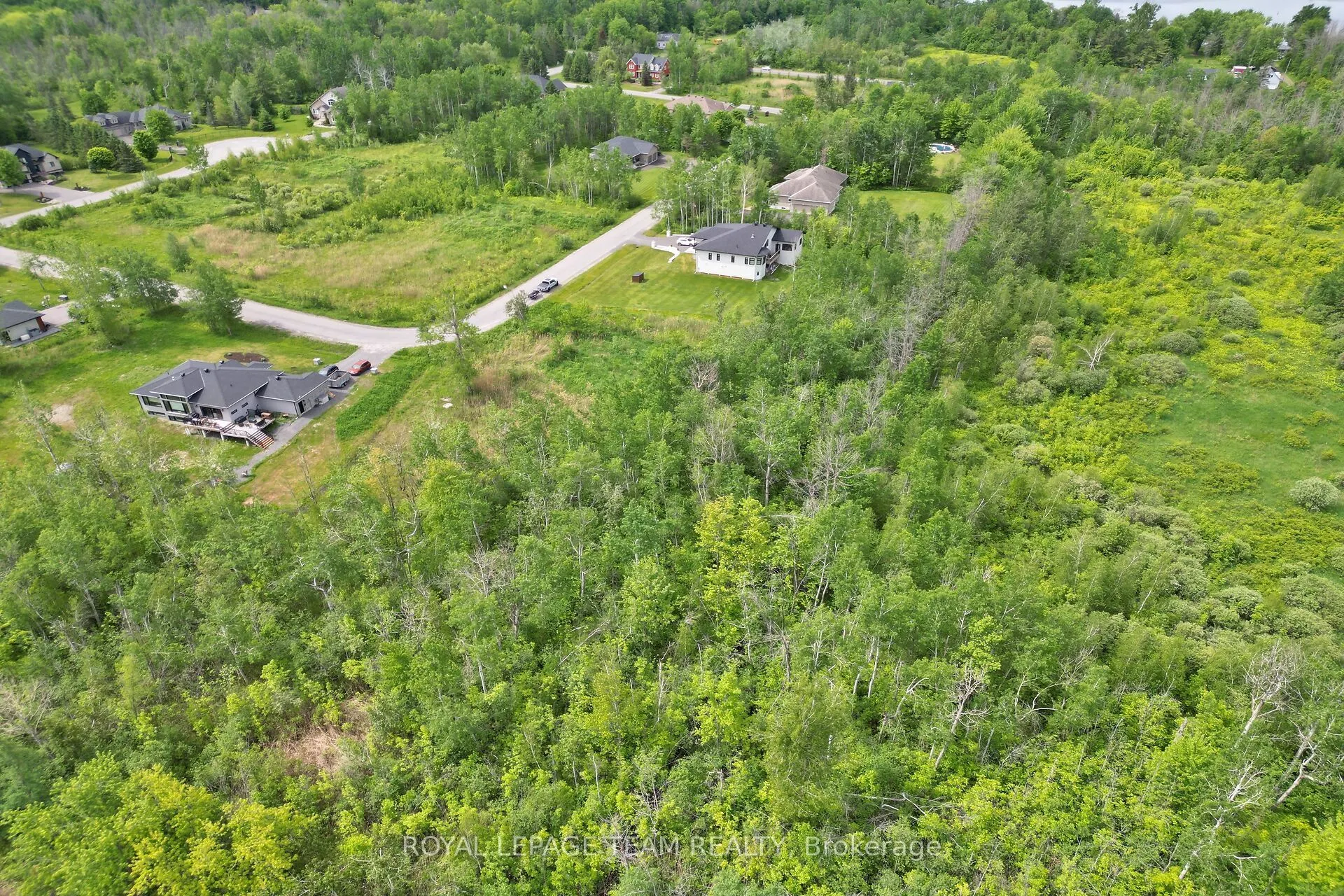 17 RIDEAU CROSSING Crescent