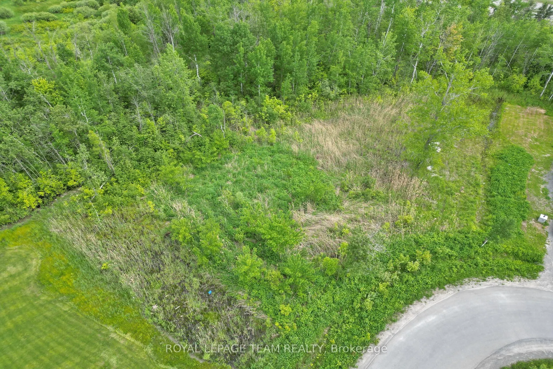 17 RIDEAU CROSSING Crescent