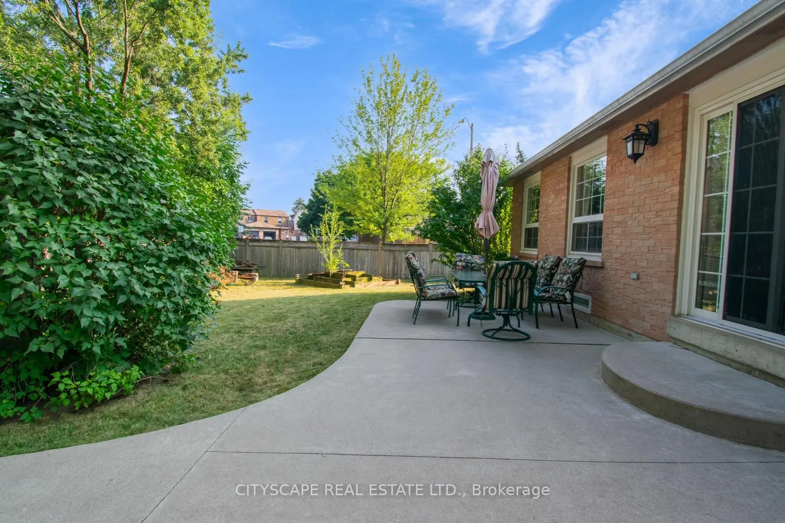 99 Berrisfield Crescent