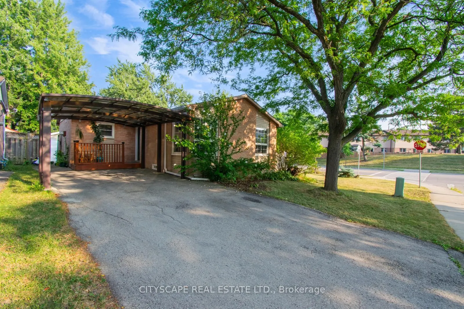 99 Berrisfield Crescent