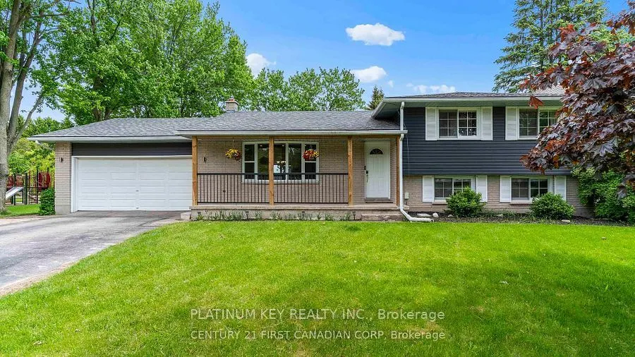 741 GLOVER Crescent
