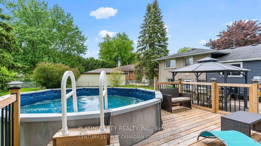 741 GLOVER Crescent