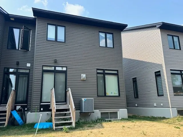 121 Bristol Crescent