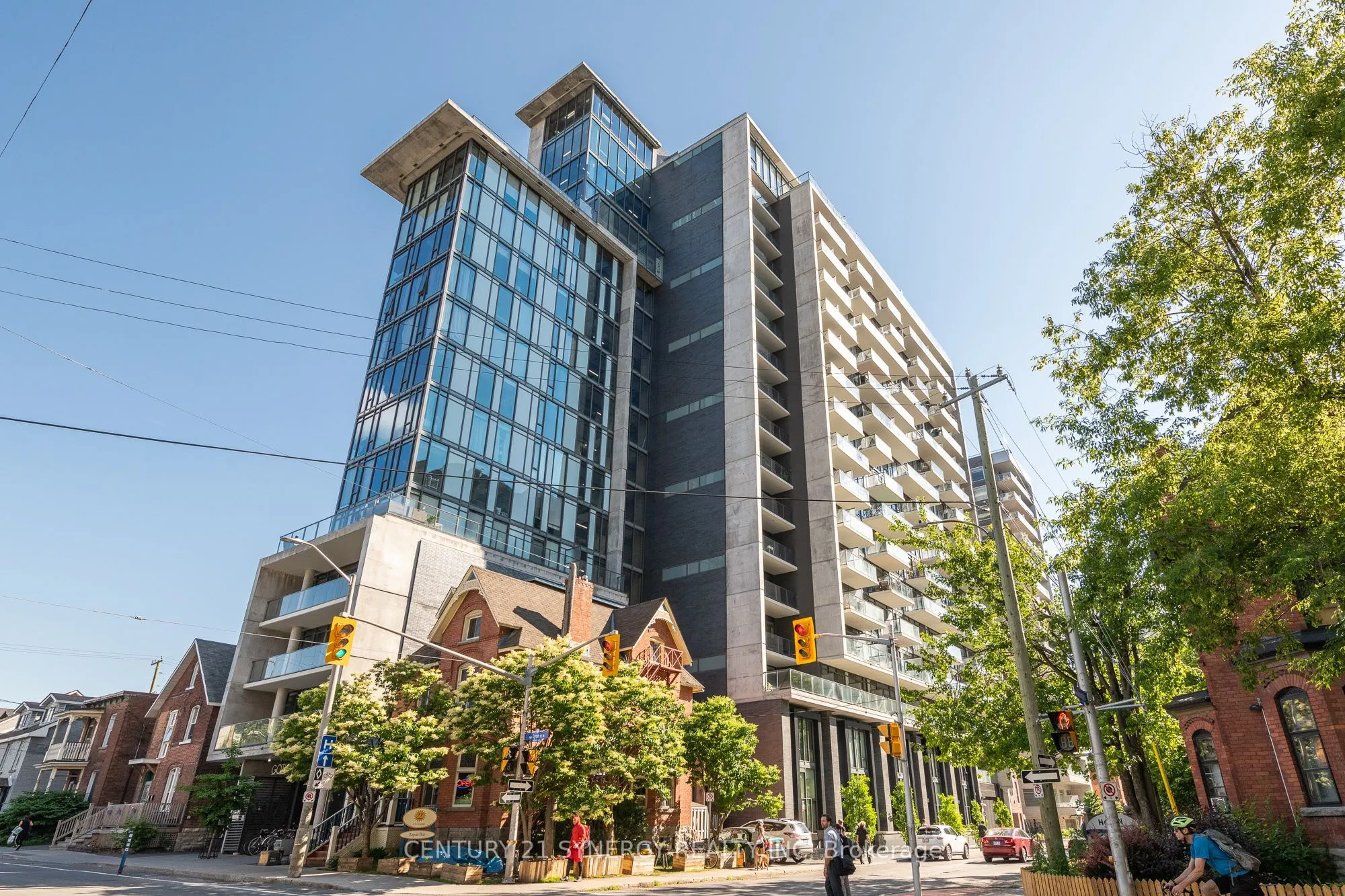 224 Lyon Street N, #405
