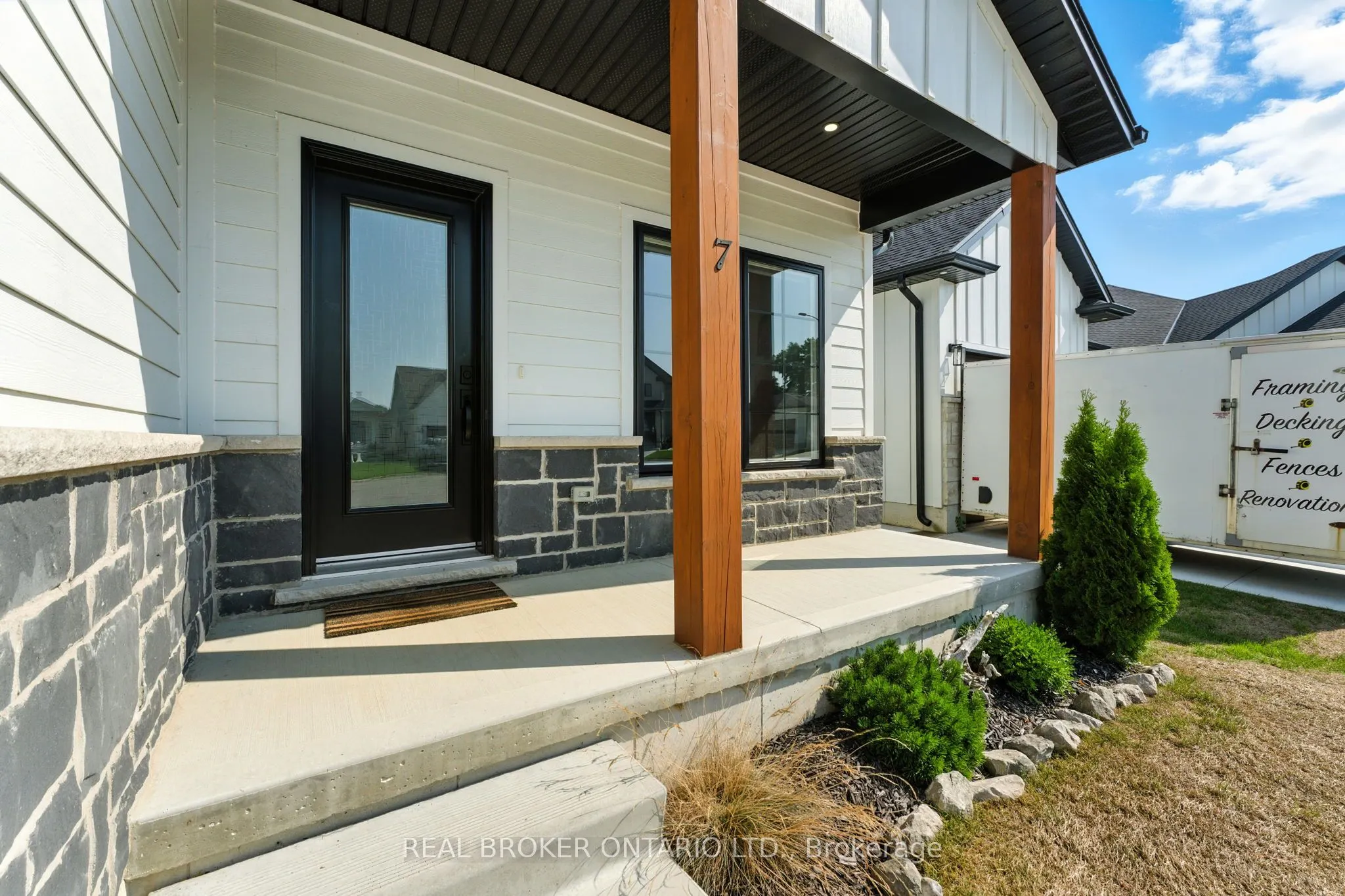7 Macneil Court