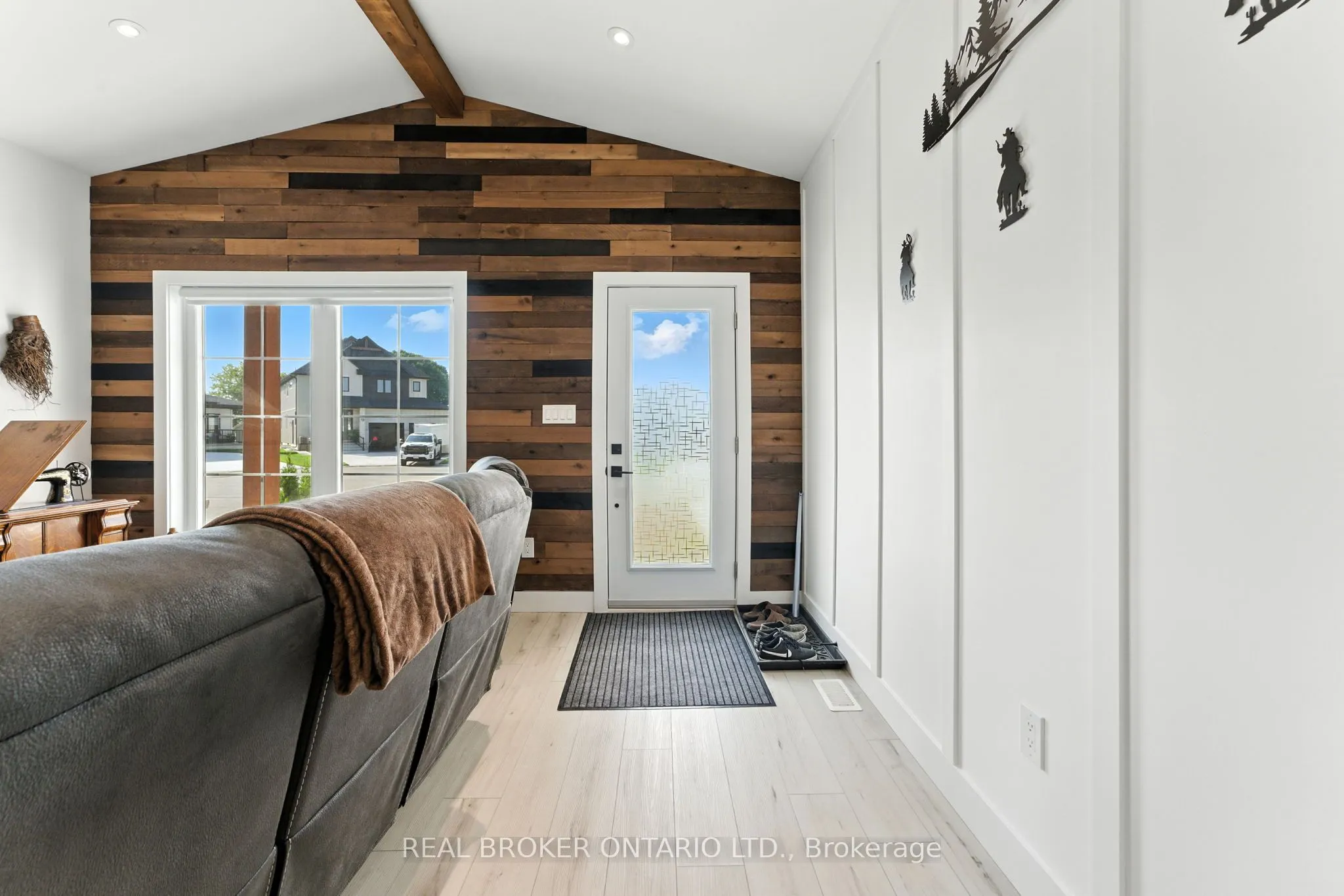 7 Macneil Court