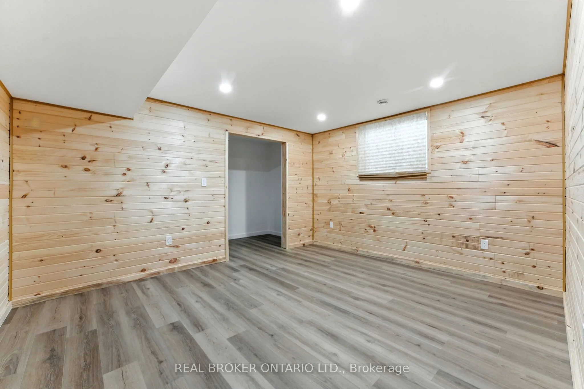 7 Macneil Court