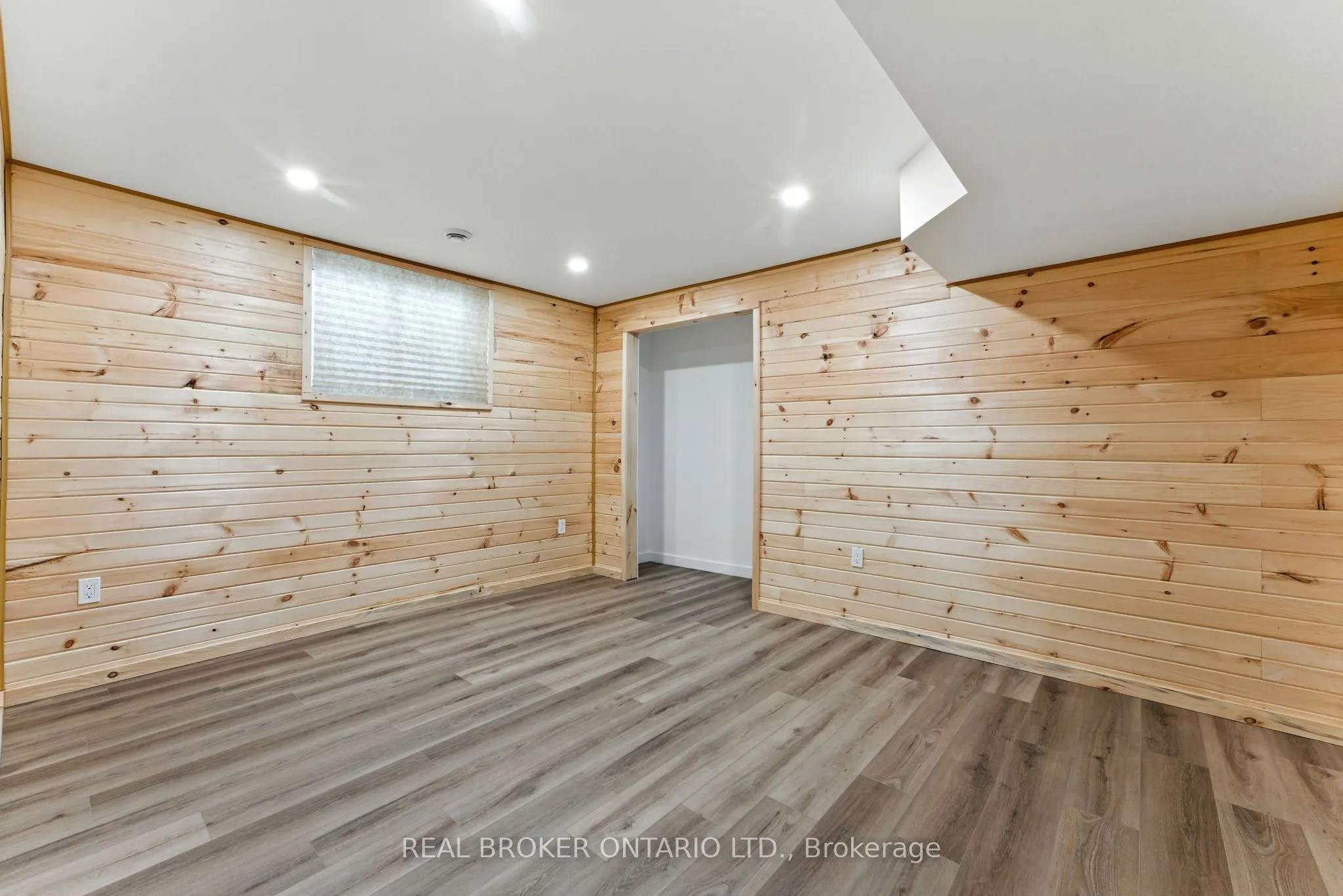 7 Macneil Court