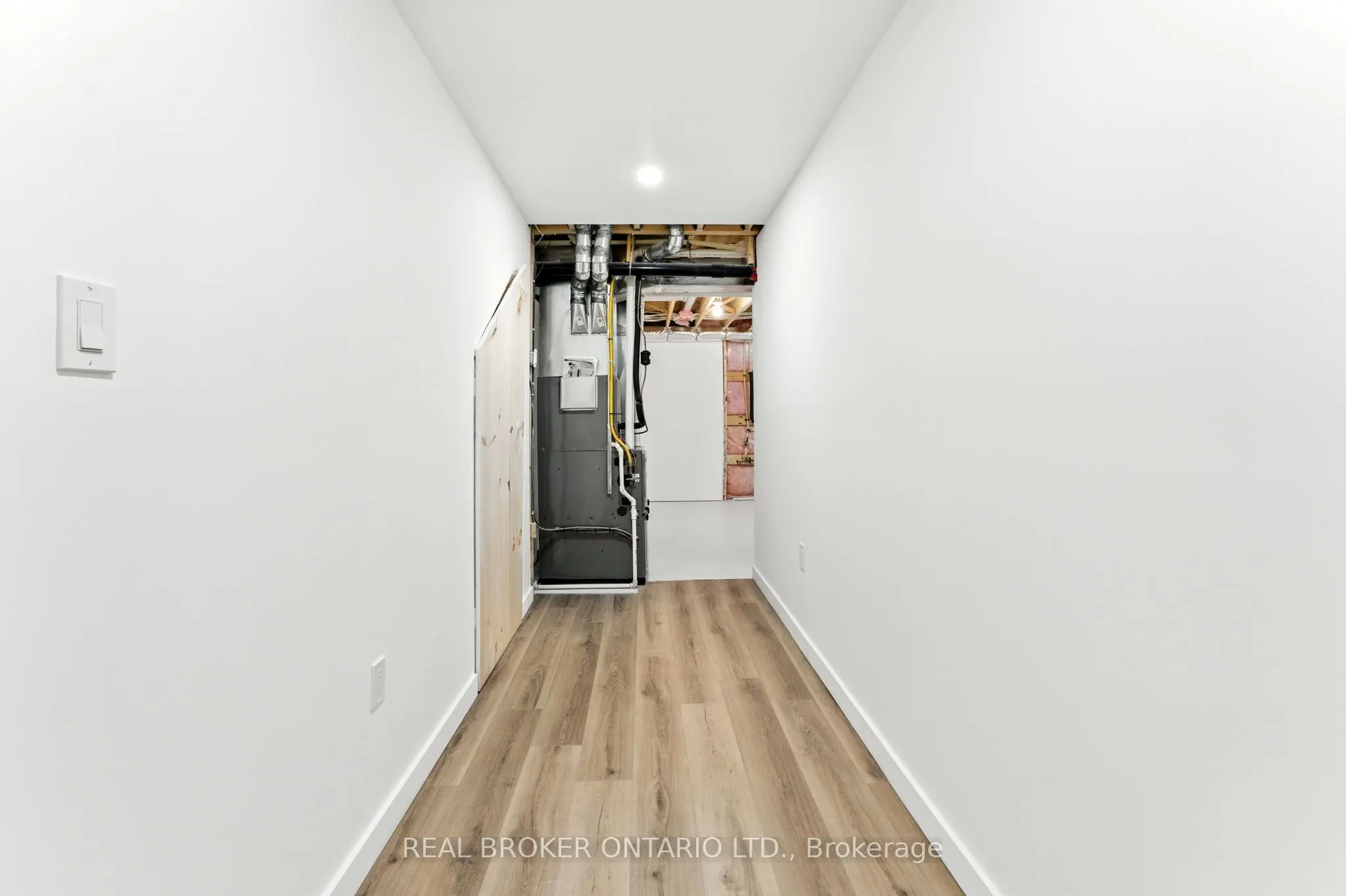 7 Macneil Court