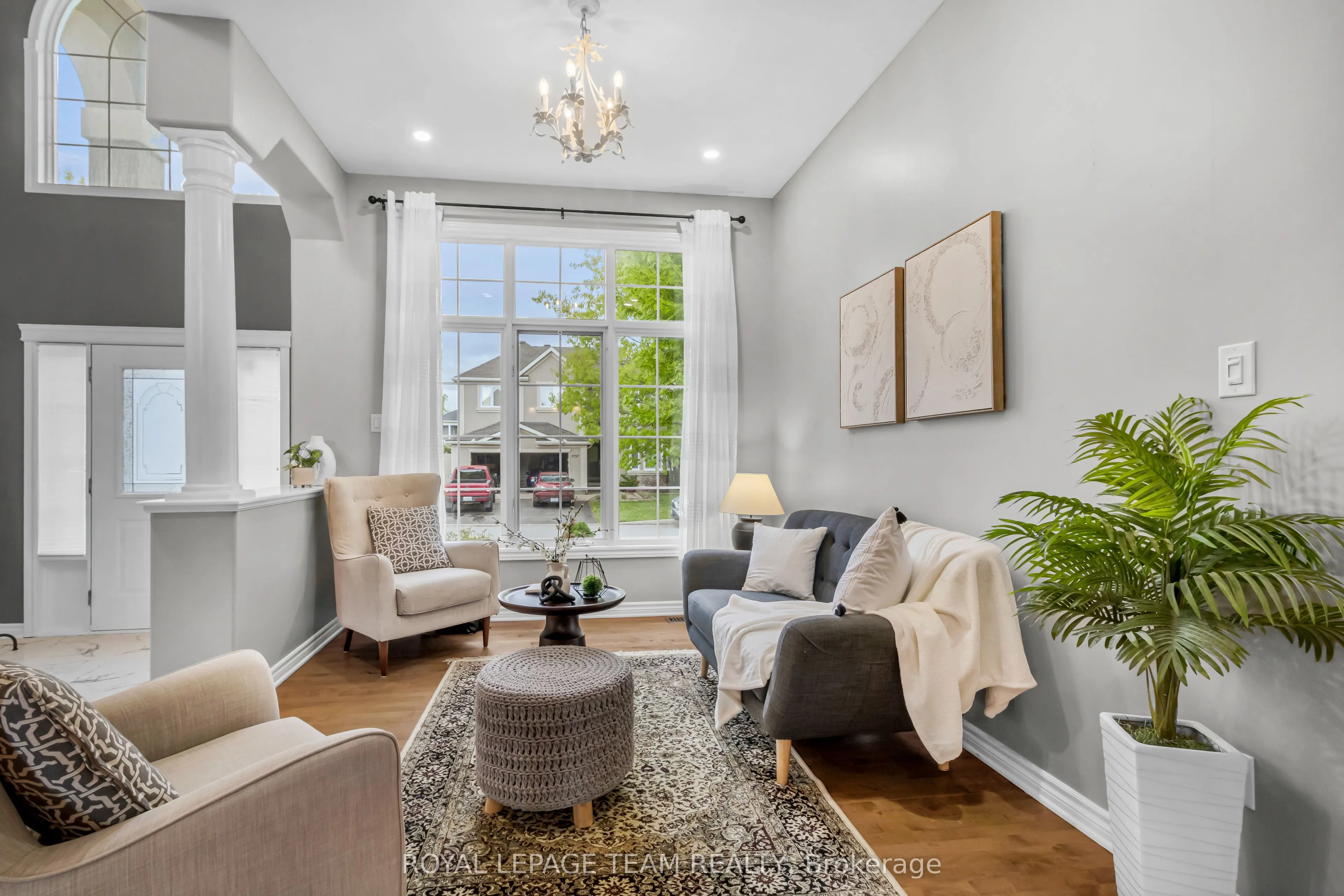 3728 Mountain Meadows Crescent