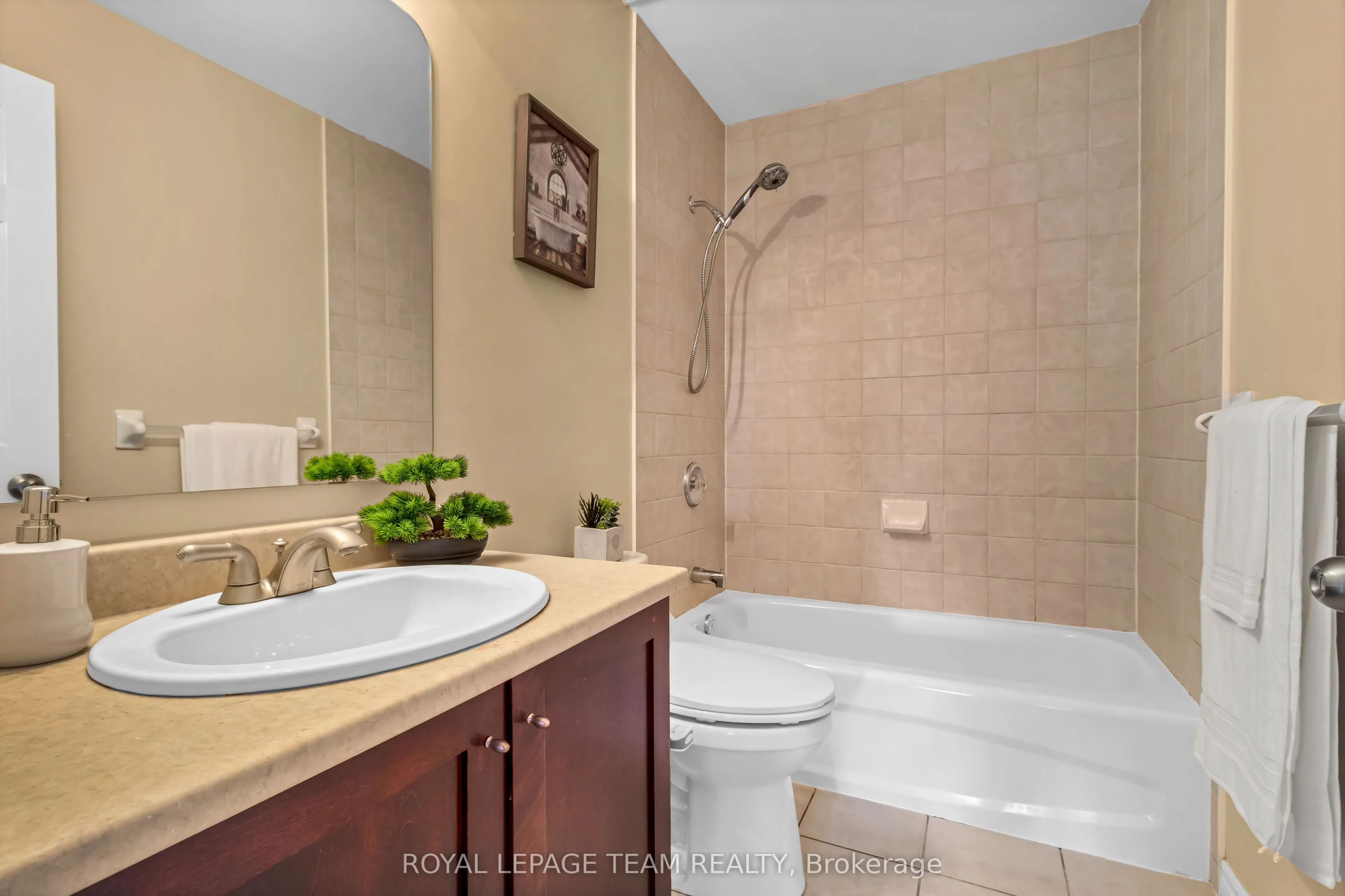 3728 Mountain Meadows Crescent