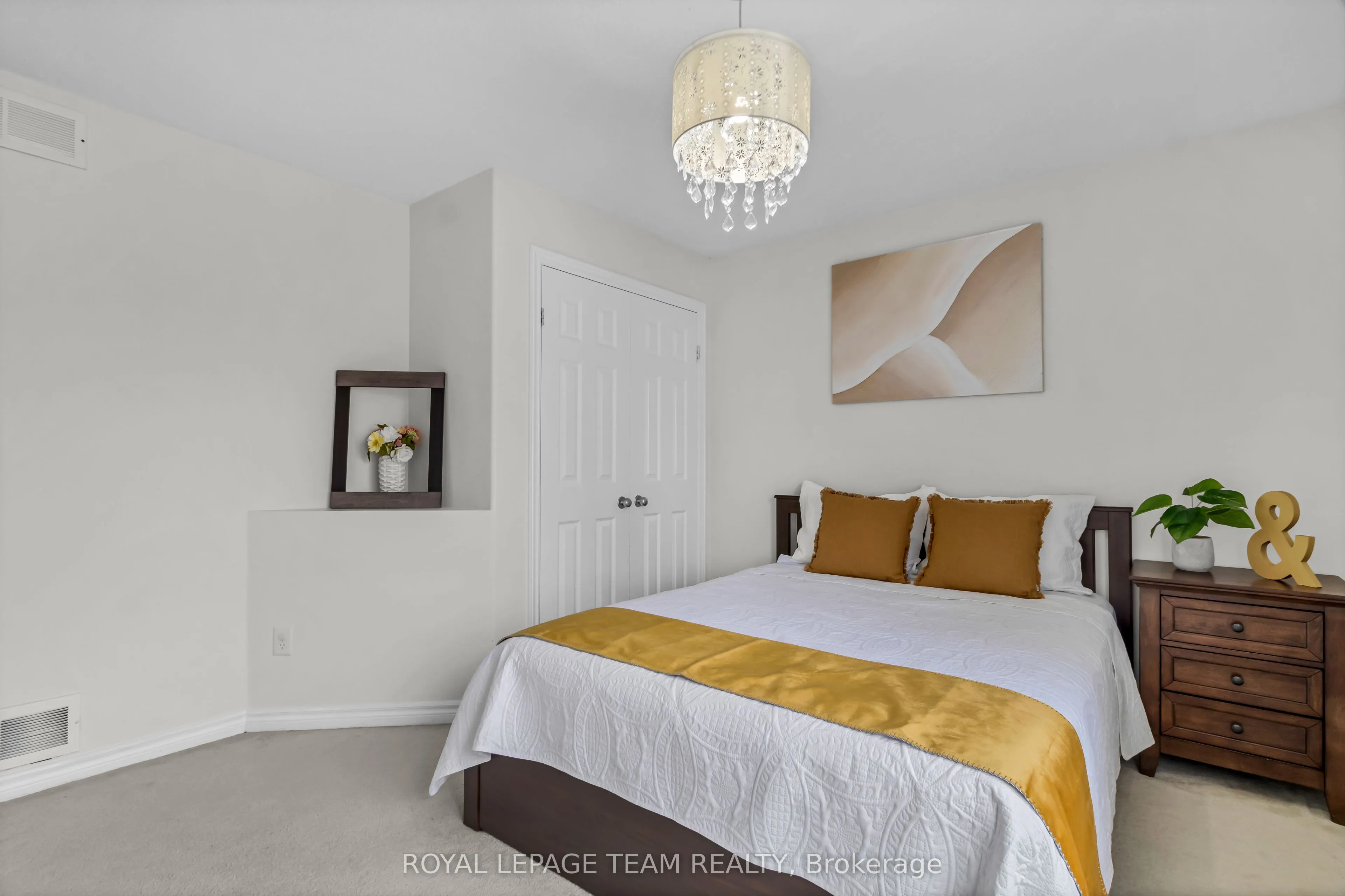3728 Mountain Meadows Crescent