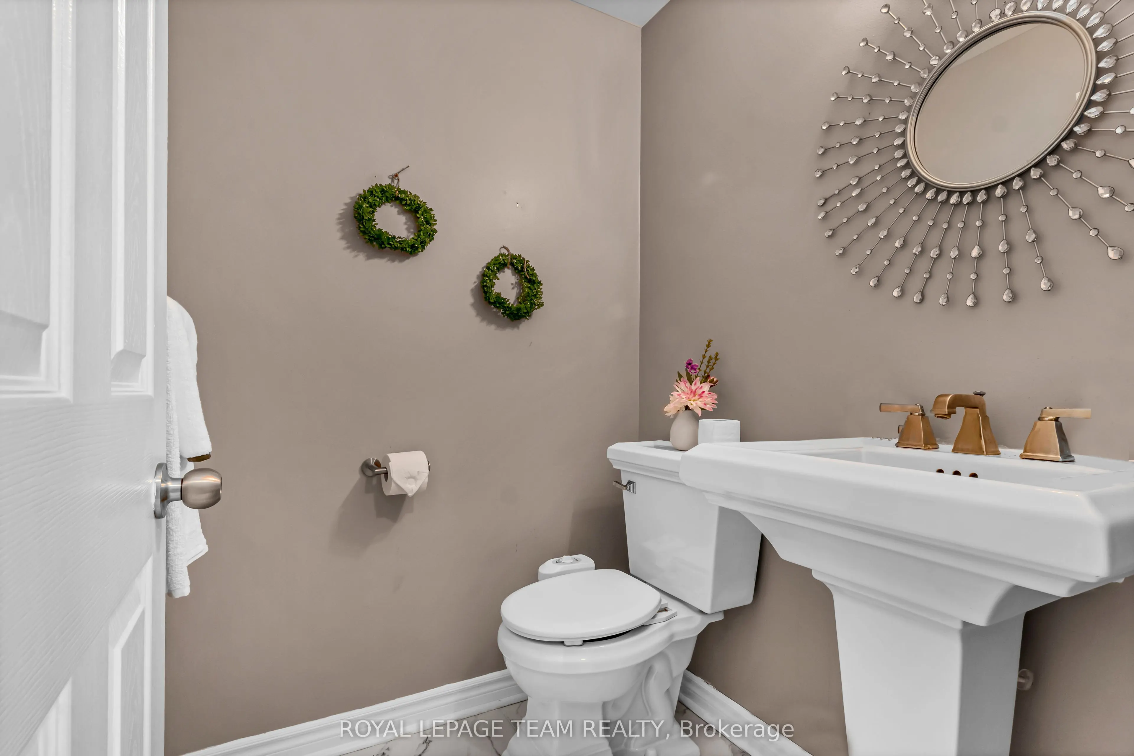 3728 Mountain Meadows Crescent