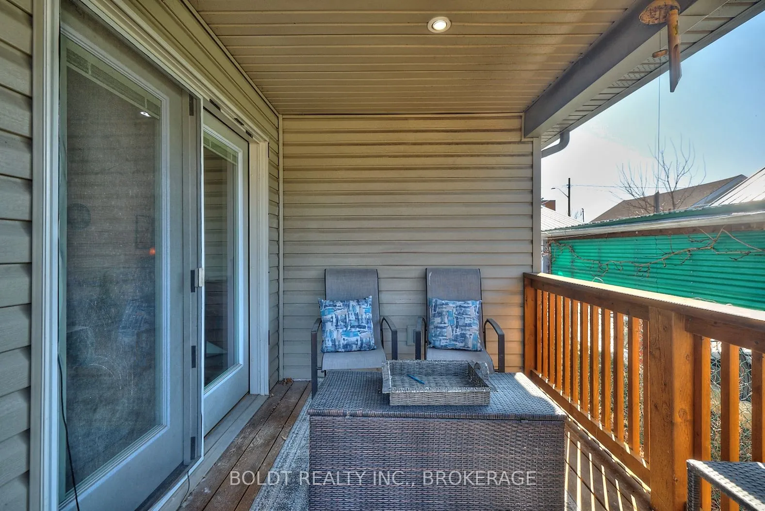 10 1/2 Metcalfe Street