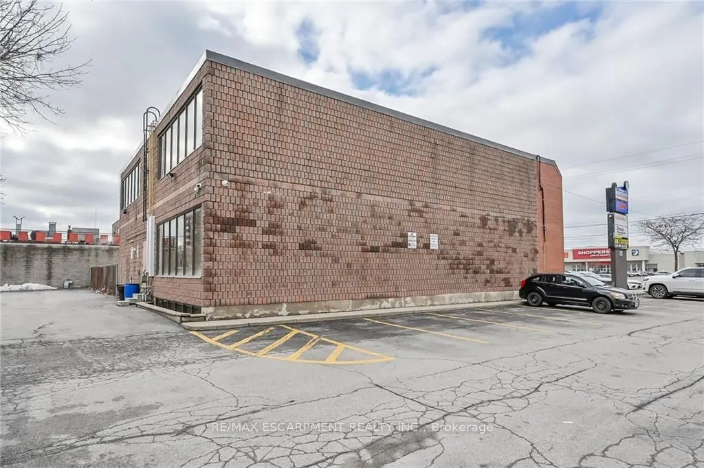 54 Centennial Parkway N